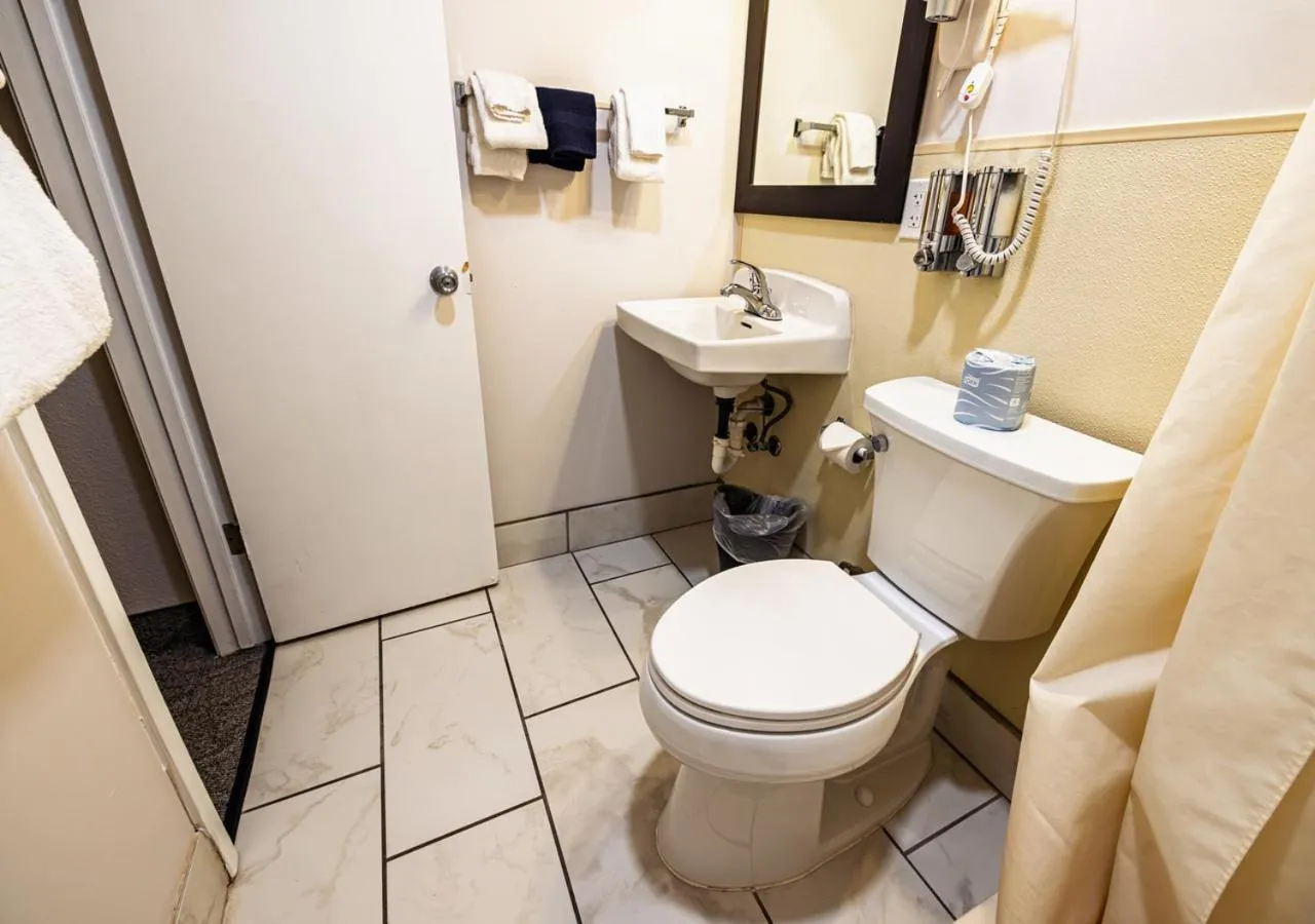 Bathroom in Stovepipe Wells Village