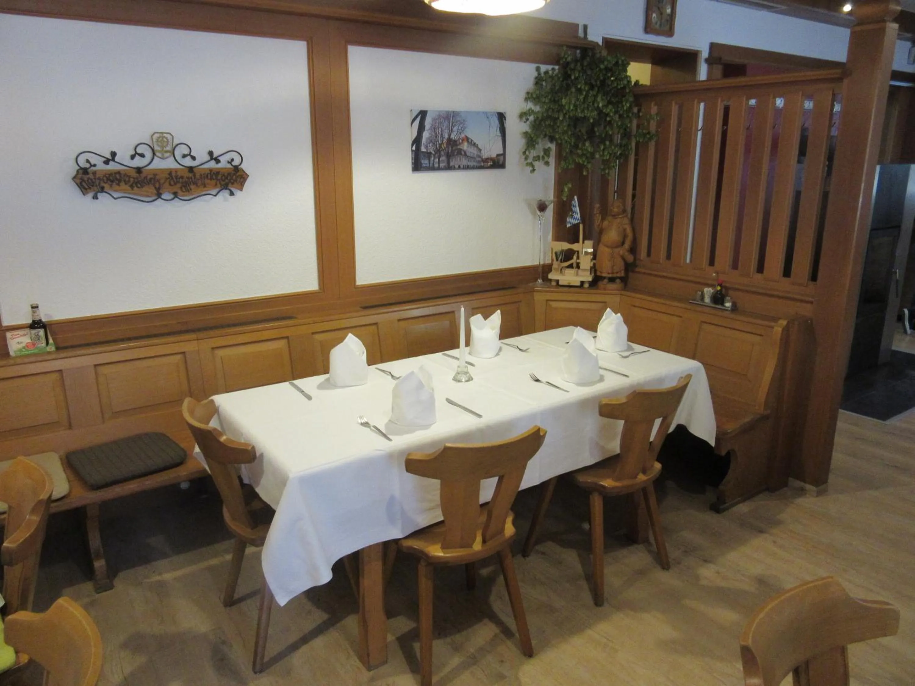 Restaurant/places to eat in Hotel Stern