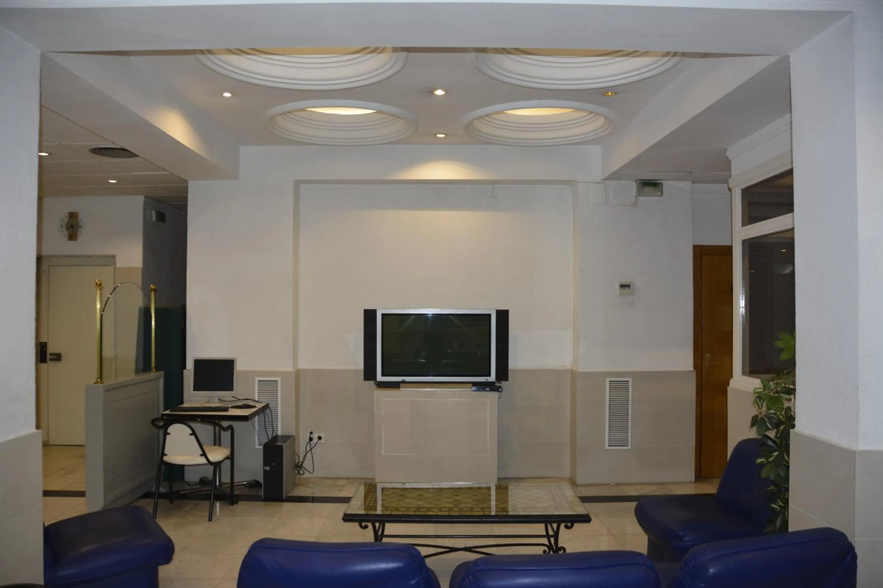 Communal lounge/ TV room in Casa Emilio