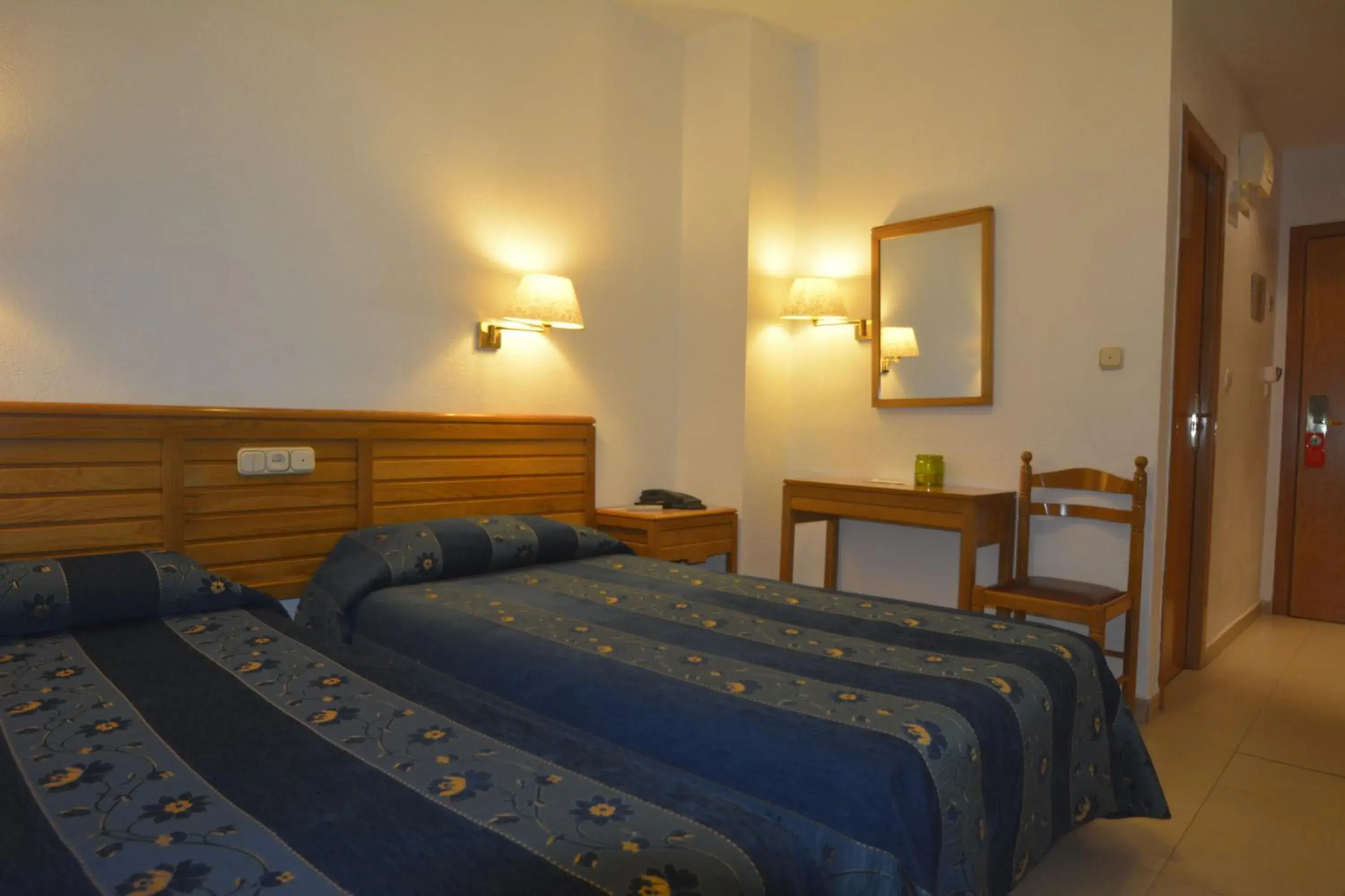 Classic Twin Room in Casa Emilio Classic Twin Room in Casa Emilio