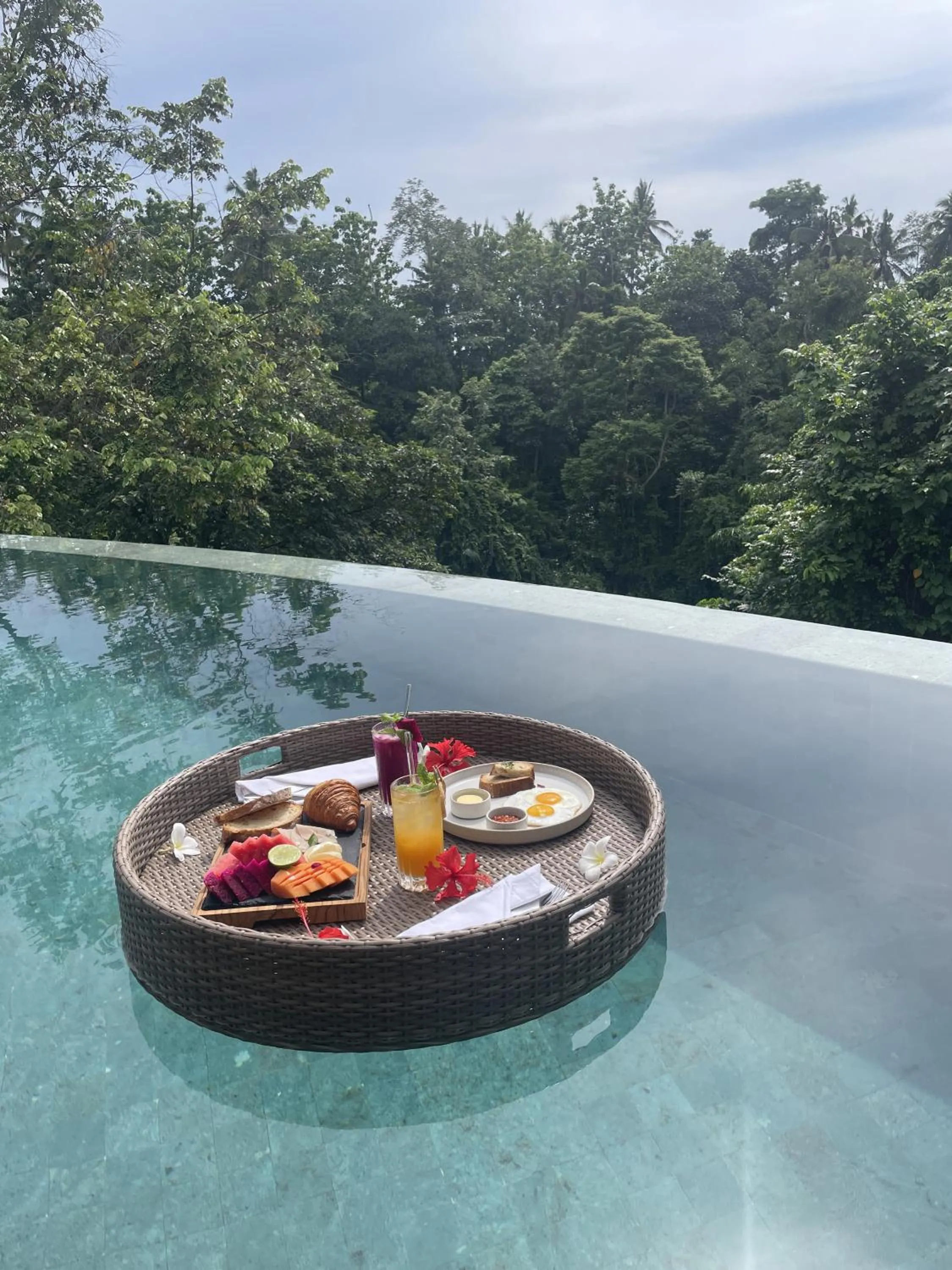 Breakfast in Bumi Kinar Skylight