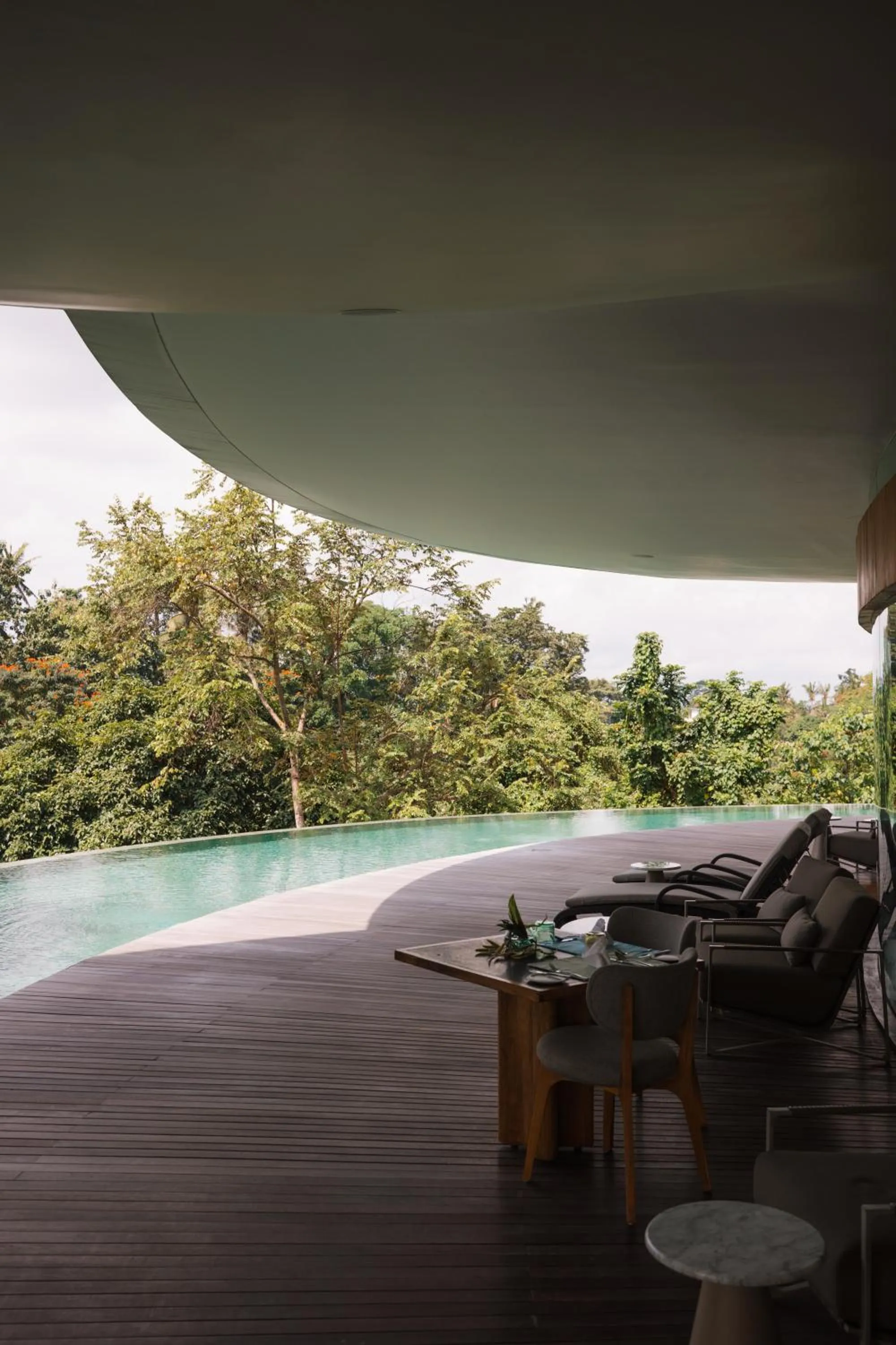 Swimming pool in Bumi Kinar Skylight