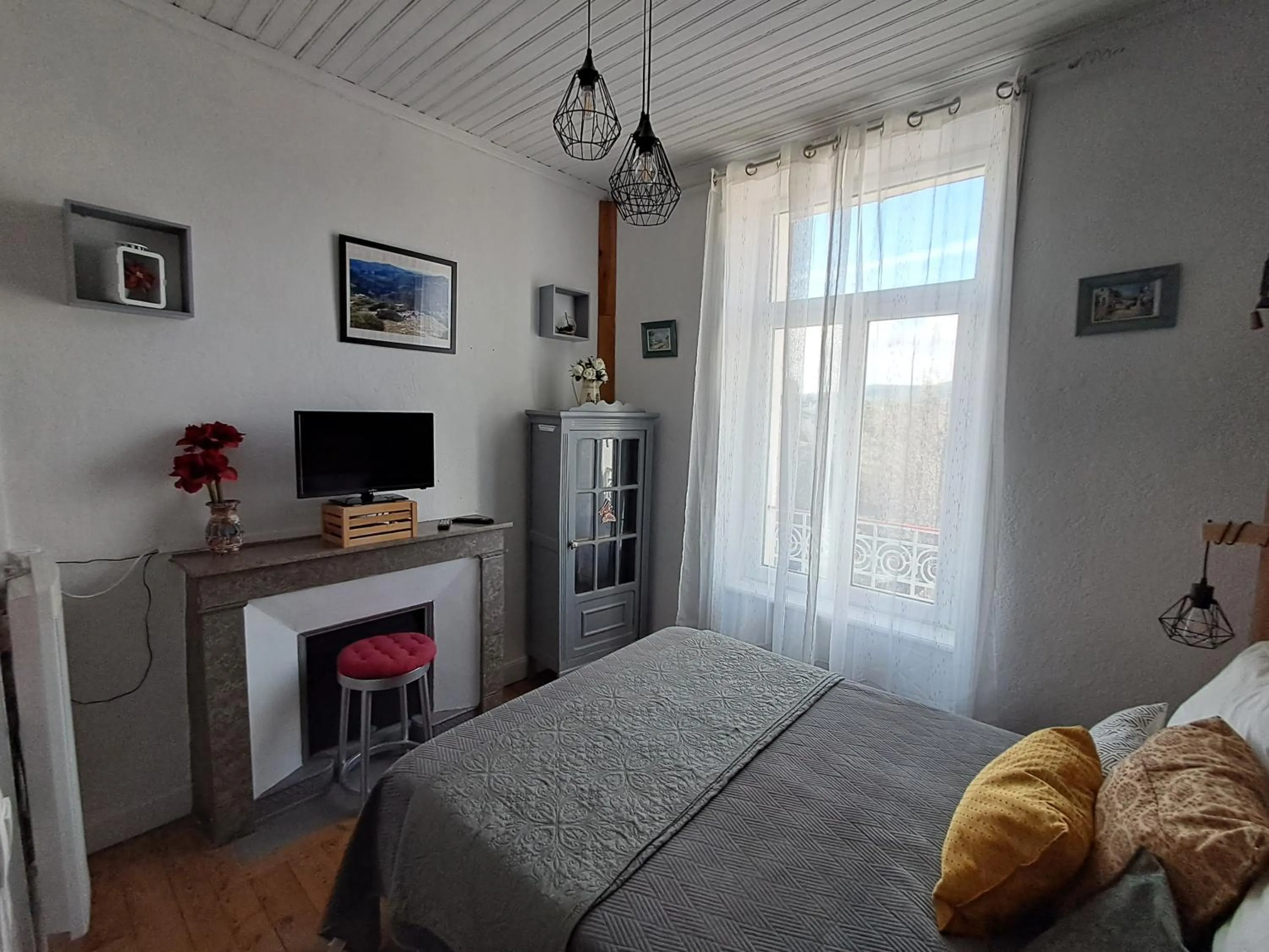 Bed in Le Relais De Rochepaule