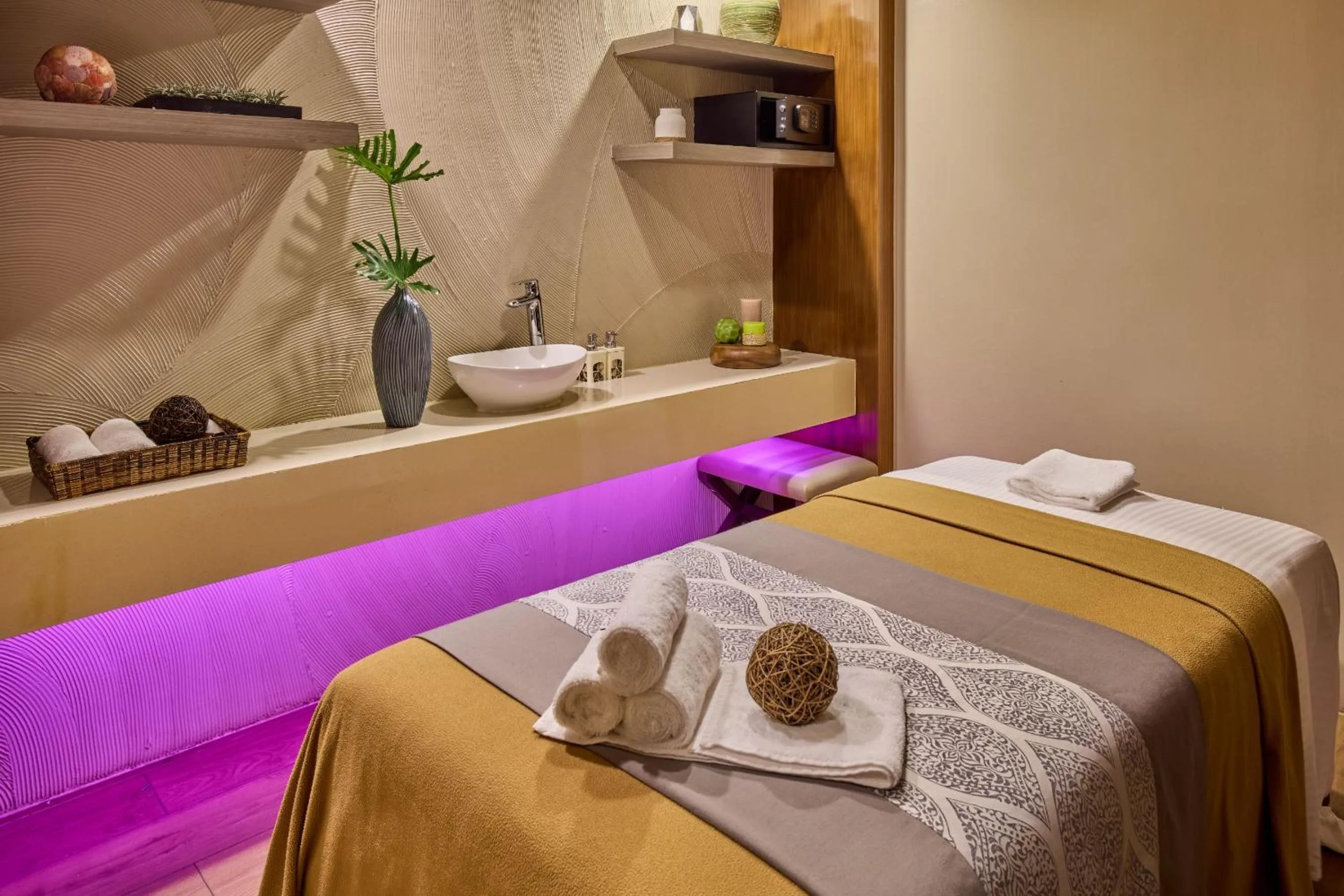 Spa and wellness centre/facilities, Bed in Poolside Escape Near Boracay's Iconic Keyhole