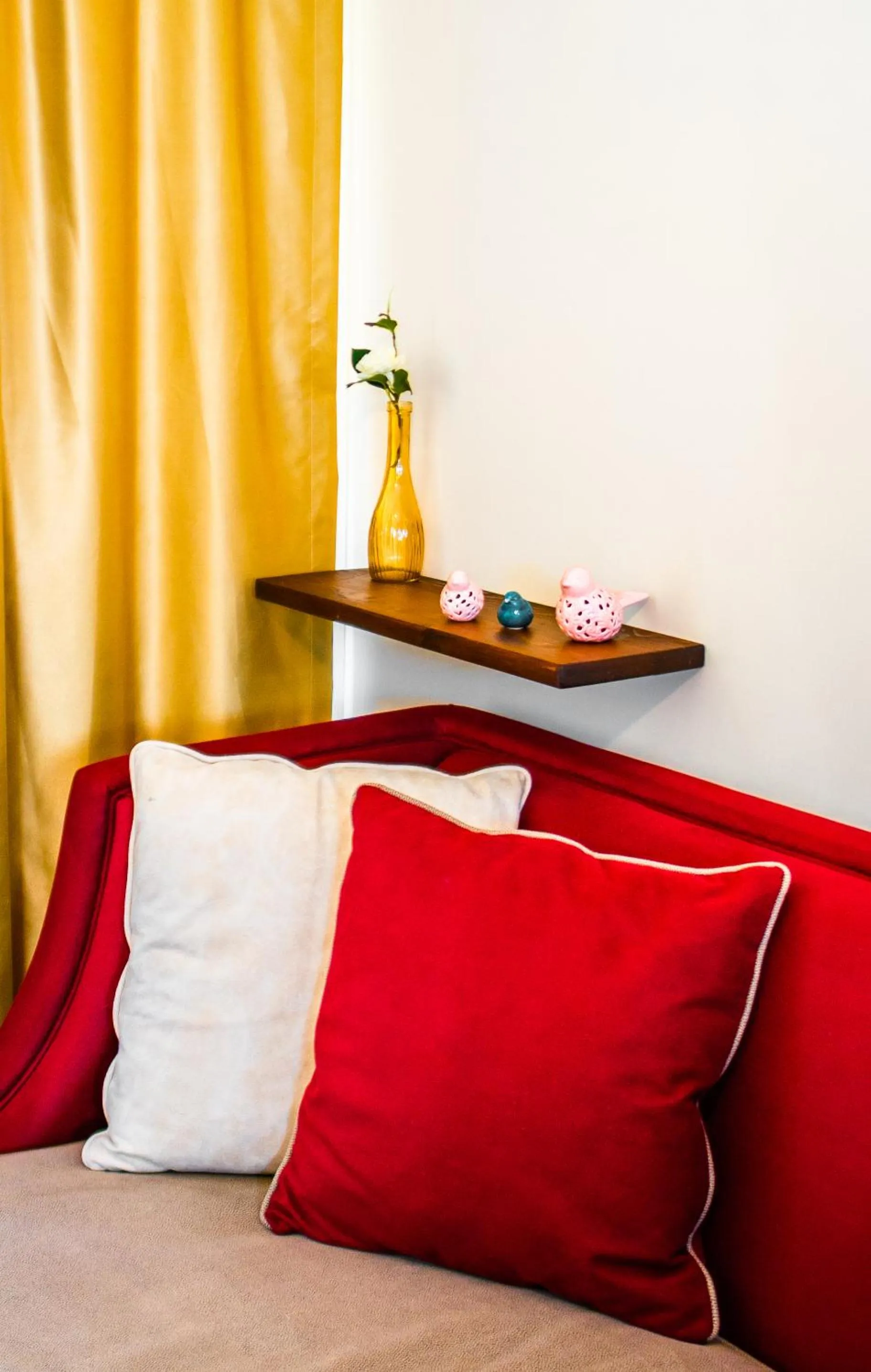Living room, Bed in Dores Residence