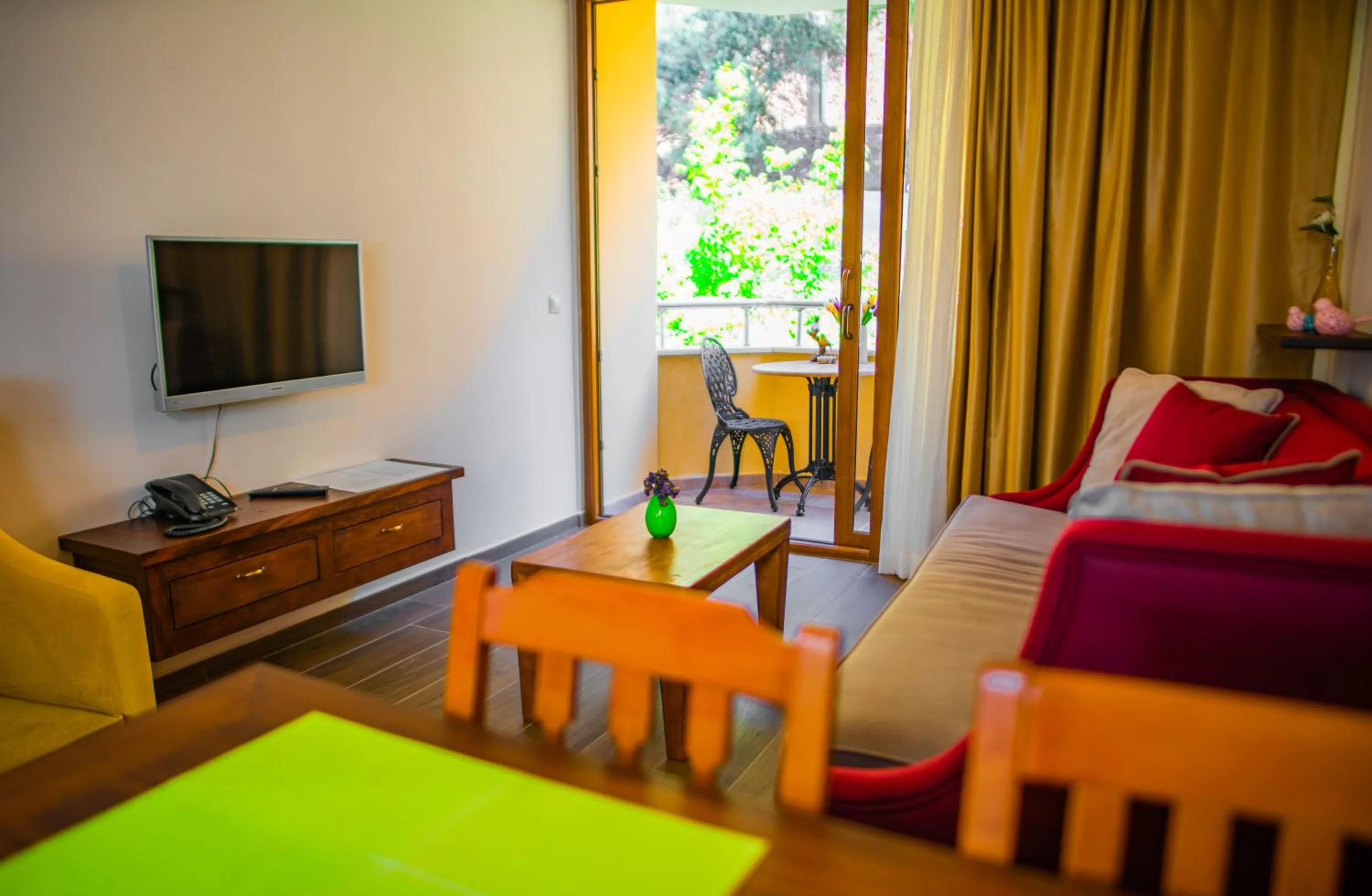 TV and multimedia, Bed in Dores Residence