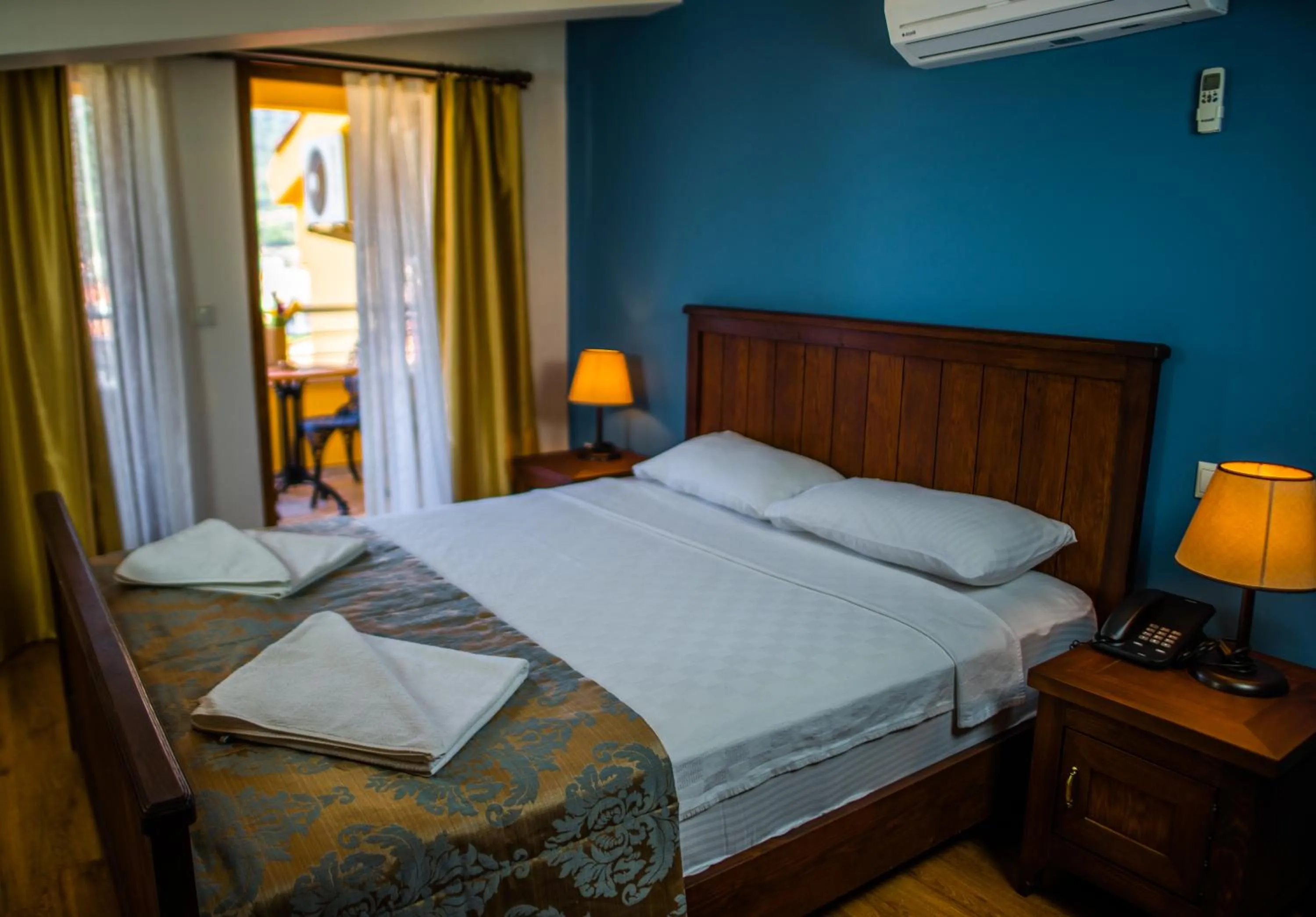 Bedroom, Bed in Dores Residence