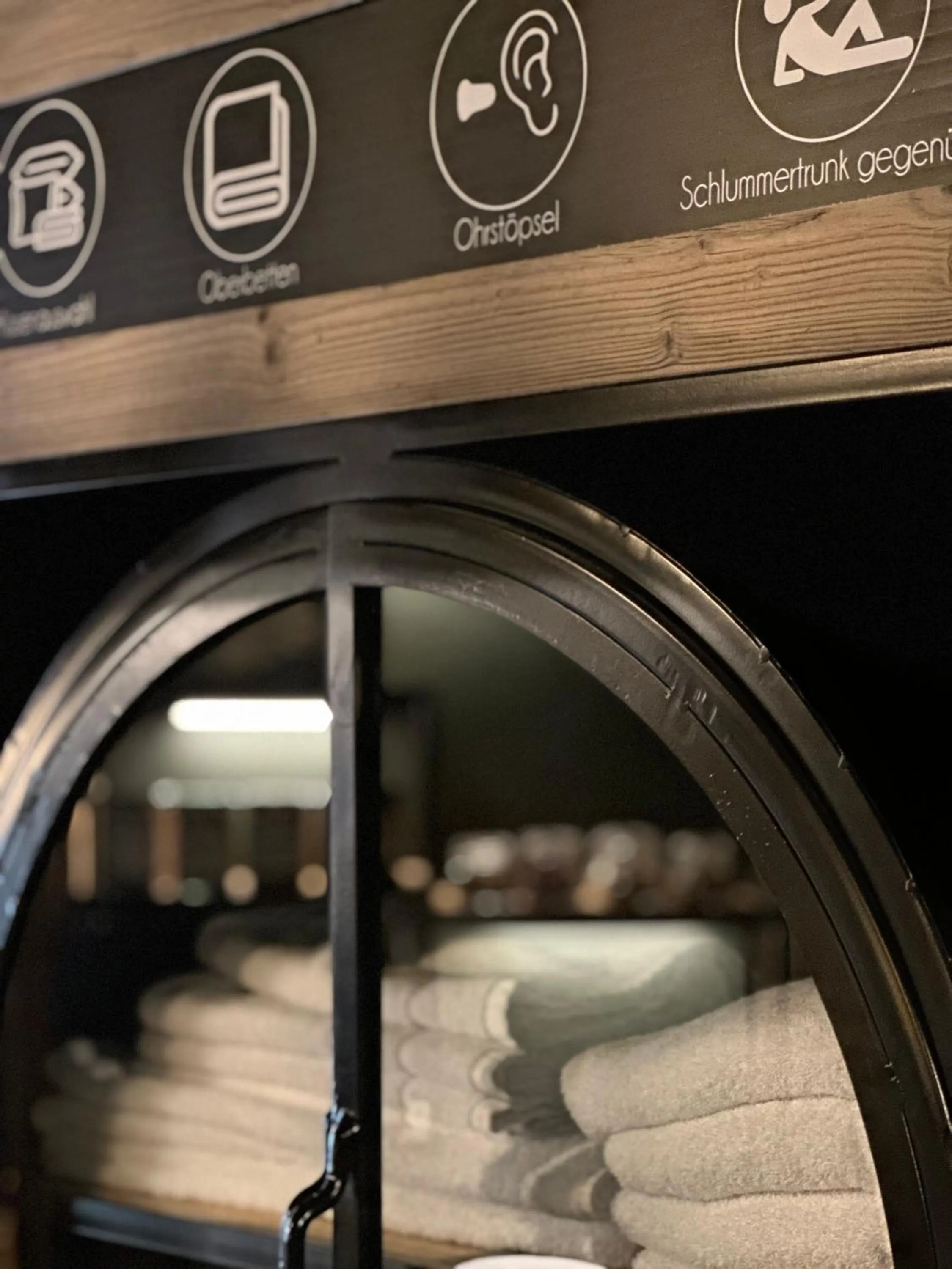 Communal lounge/ TV room, Bed in Privathotel Riesenbeck