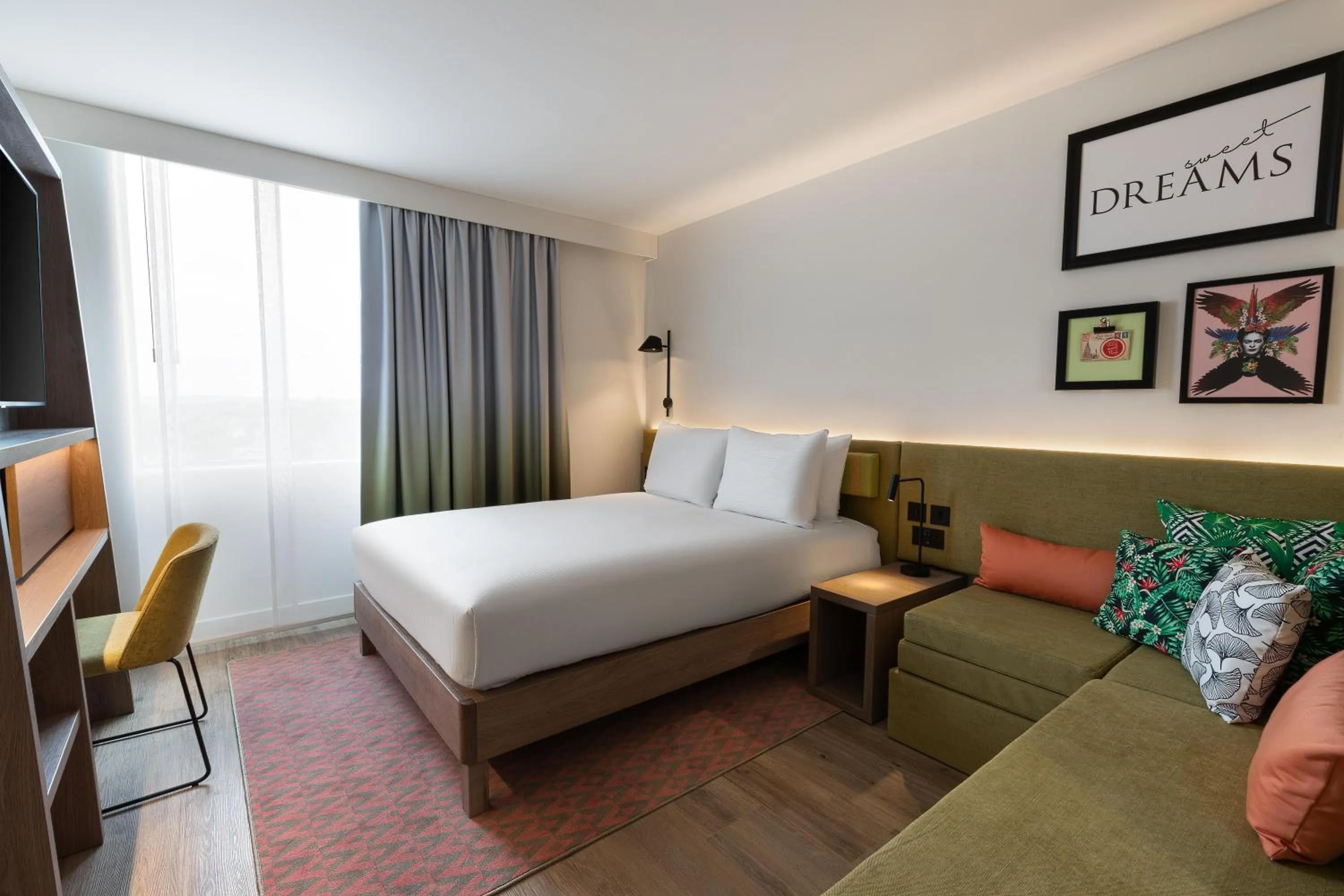 Living room, Bed in Hampton By Hilton Batumi Center