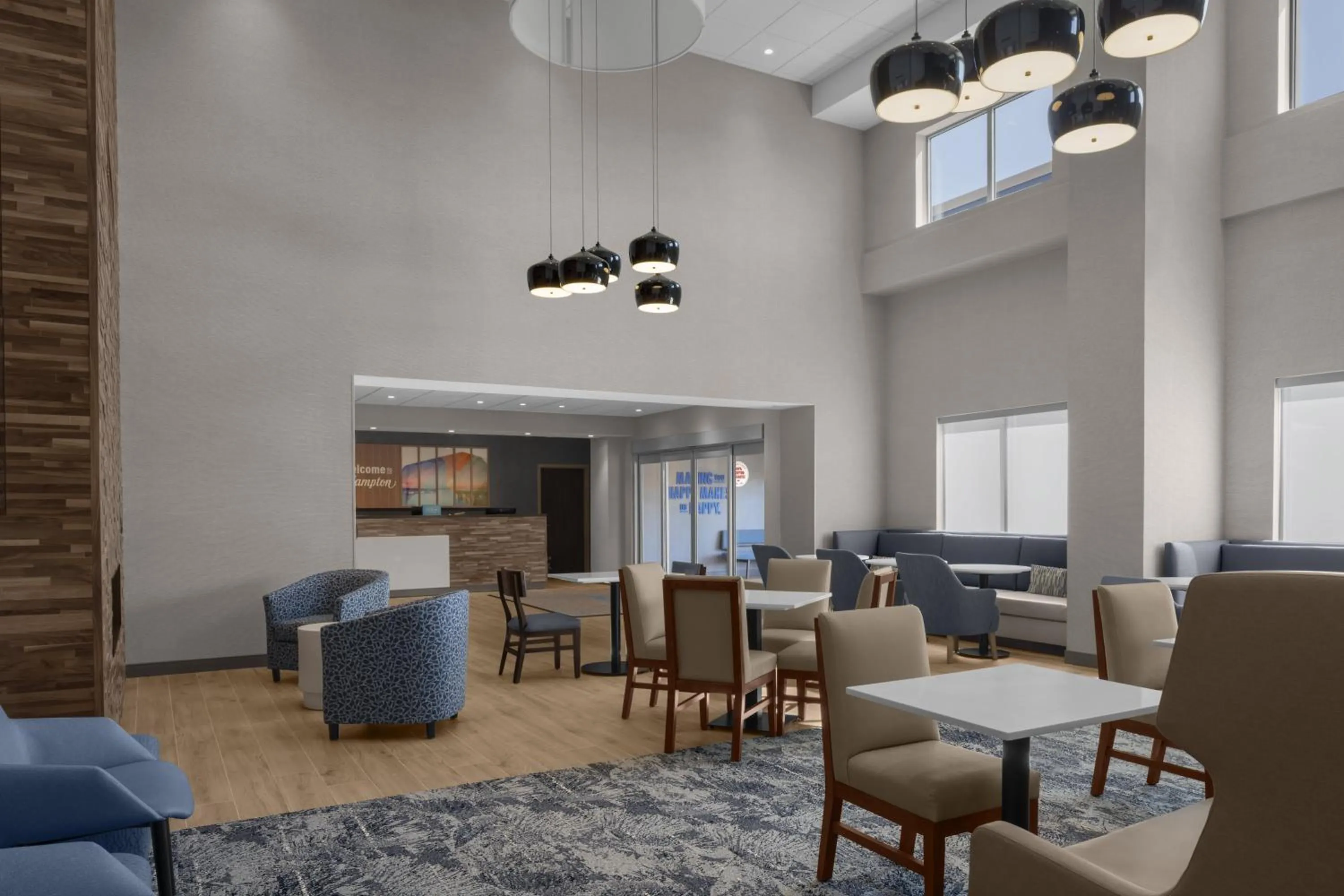 Seating area in Hampton Inn & Suites By Hilton Long Island Farmingdale