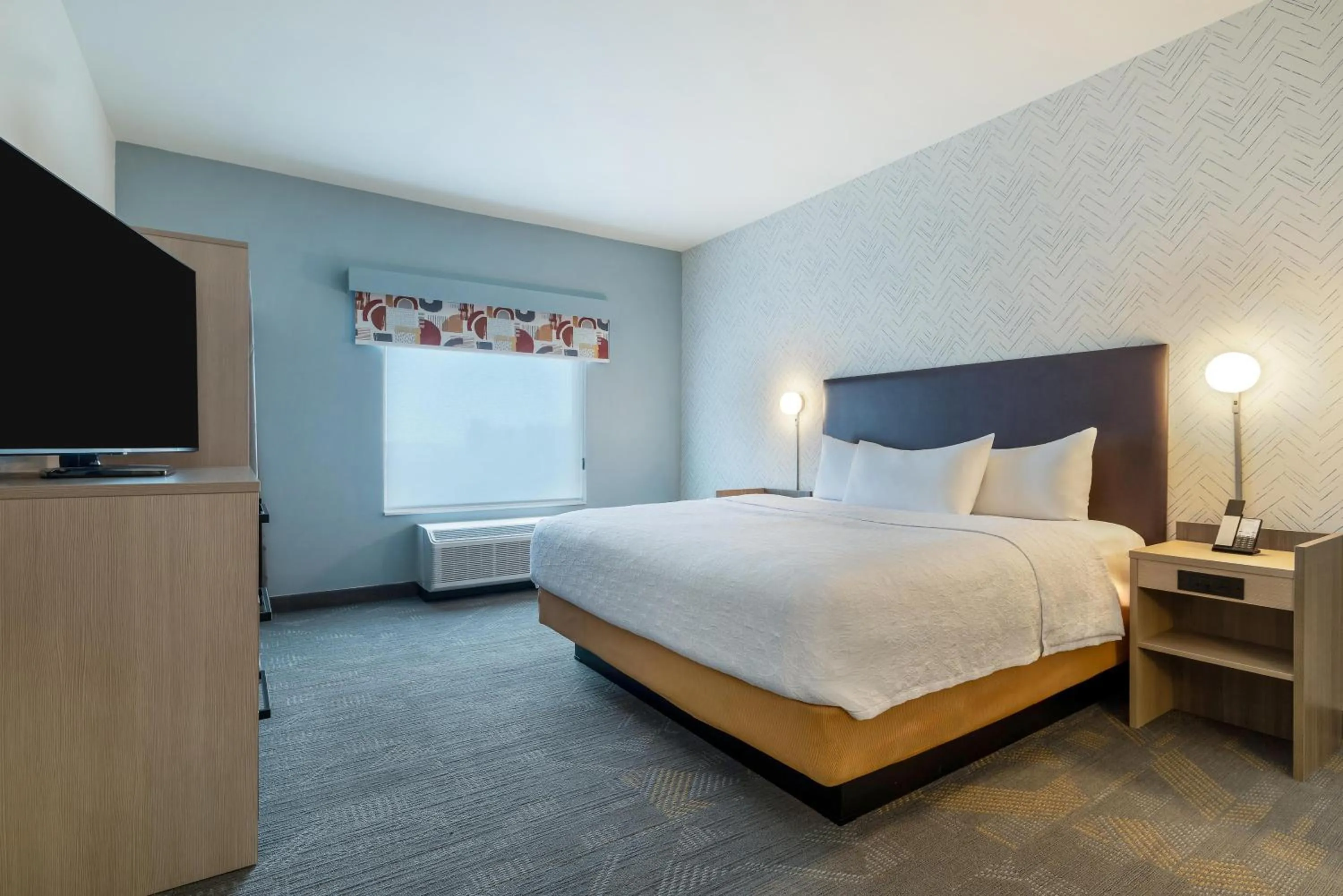 Bed in Home2 Suites By Hilton New Braunfels