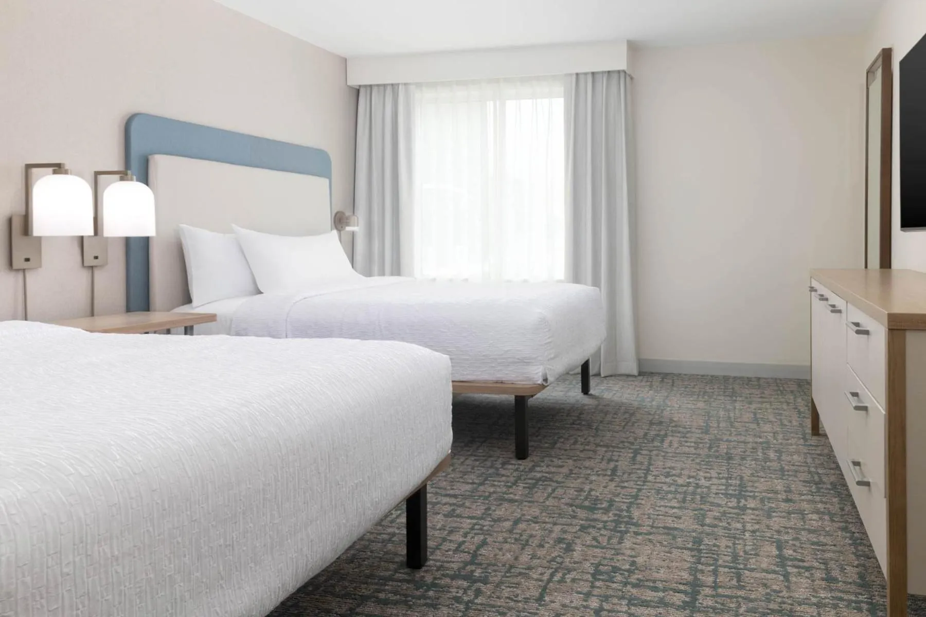 Bed in Homewood Suites By Hilton Puyallup Tacoma