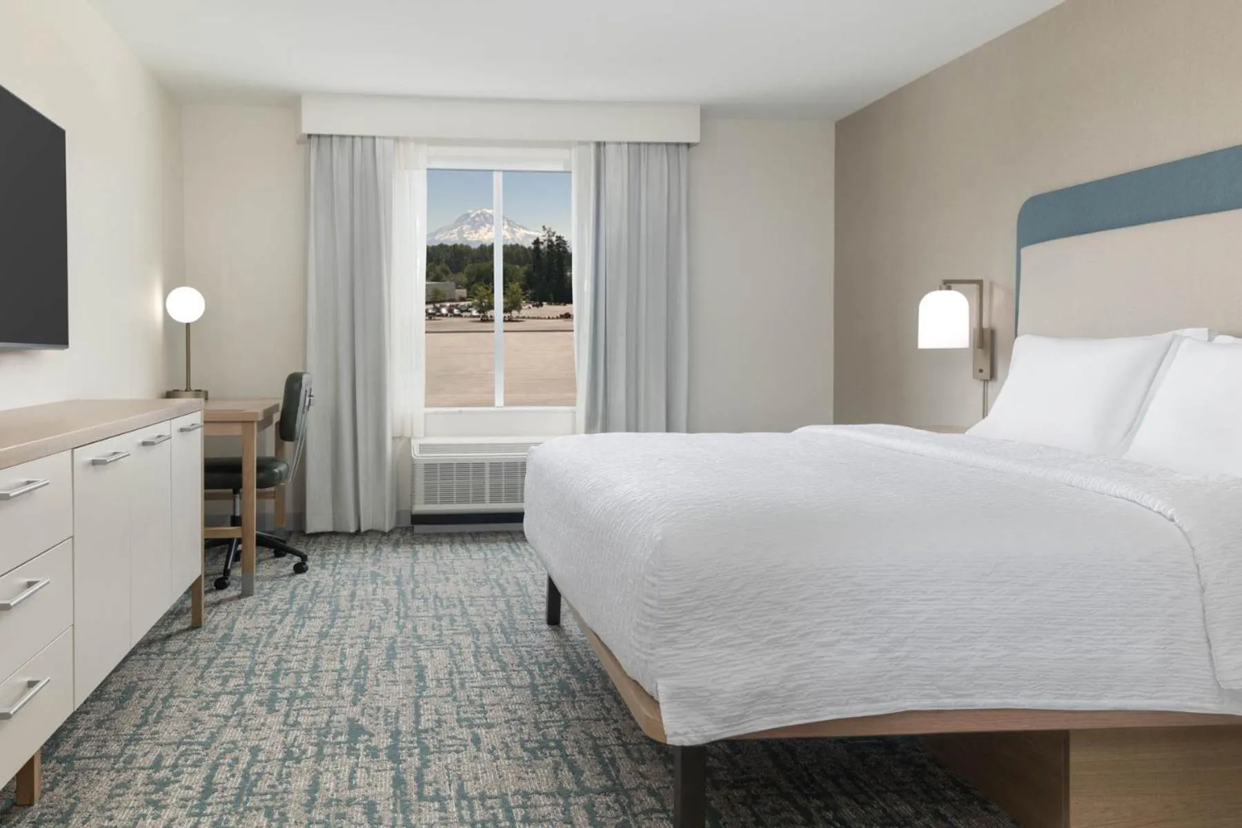 Bed in Homewood Suites By Hilton Puyallup Tacoma