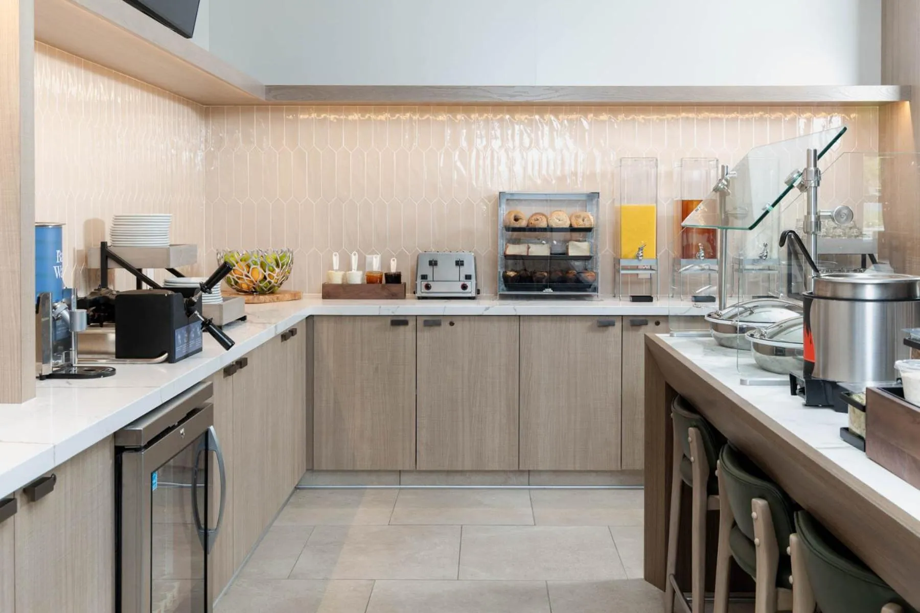 Buffet breakfast in Homewood Suites By Hilton Puyallup Tacoma