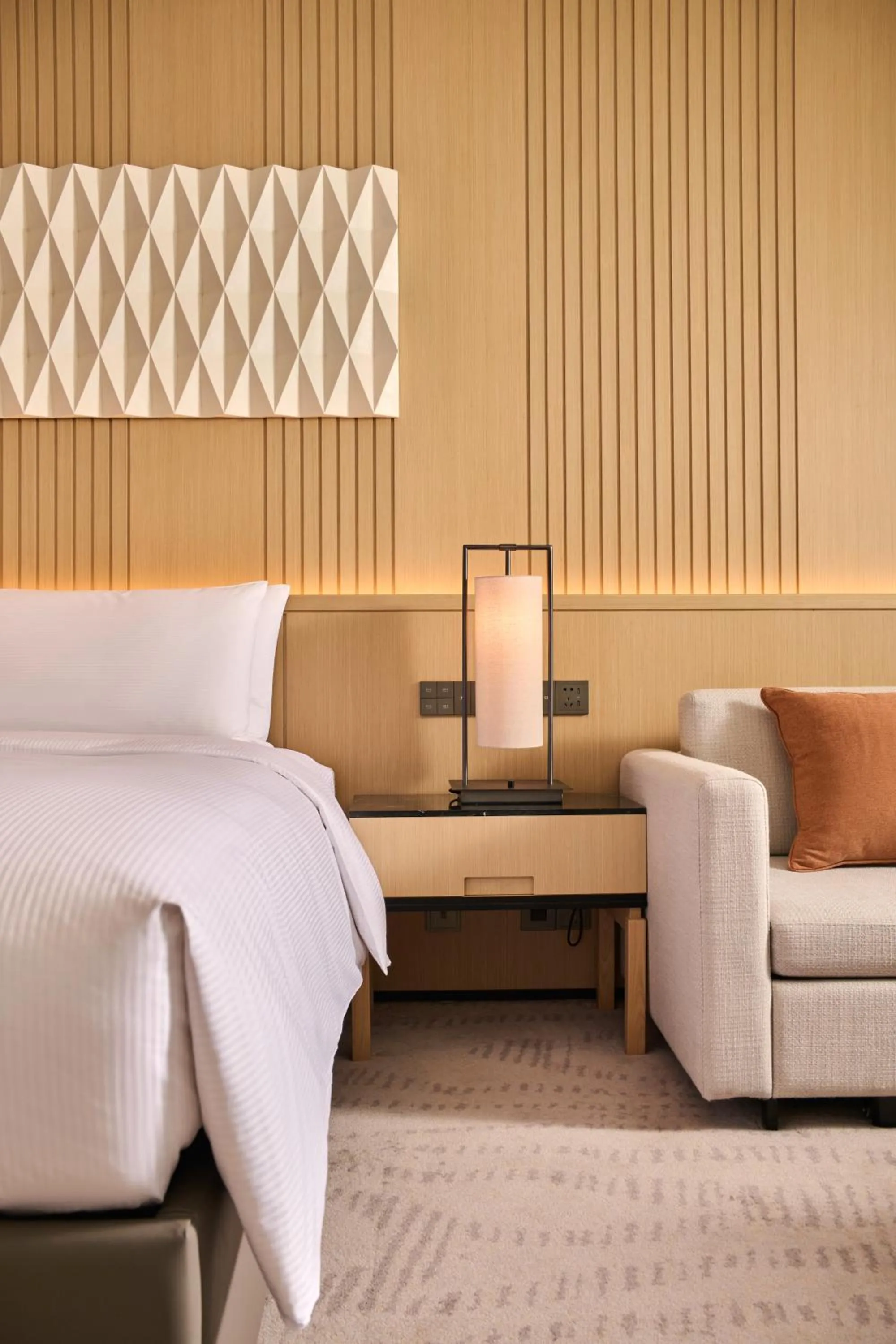 Bedroom, Bed in Secan Hotel Qingdao, Curio Collection By Hilton