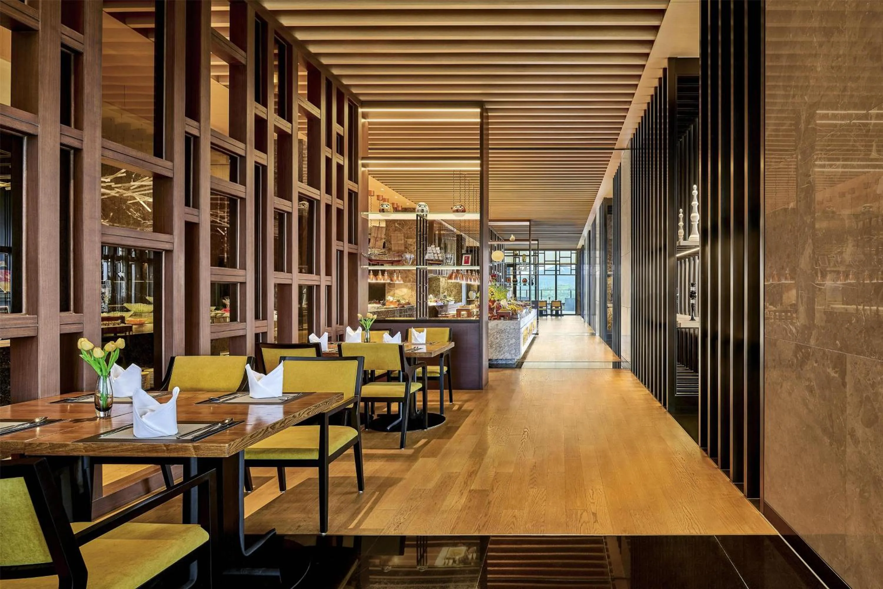 Restaurant/places to eat in Secan Hotel Qingdao, Curio Collection By Hilton