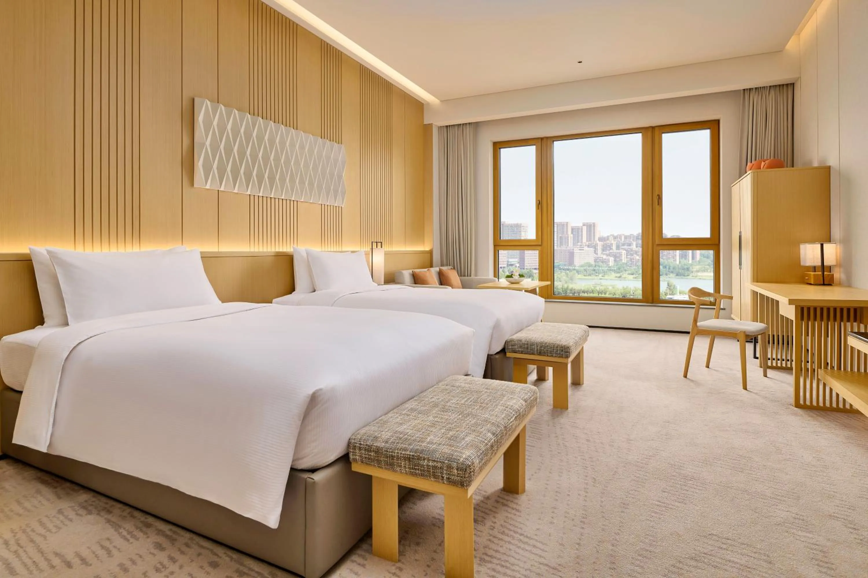 Photo of the whole room, Bed in Secan Hotel Qingdao, Curio Collection By Hilton
