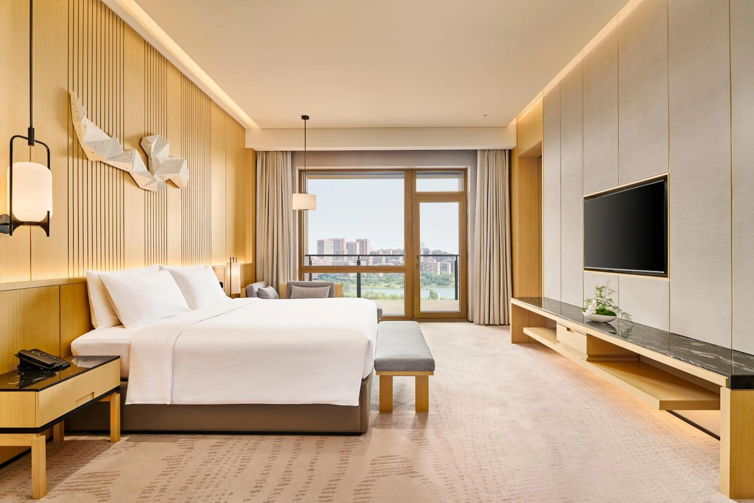 Bedroom, Bed in Secan Hotel Qingdao, Curio Collection By Hilton