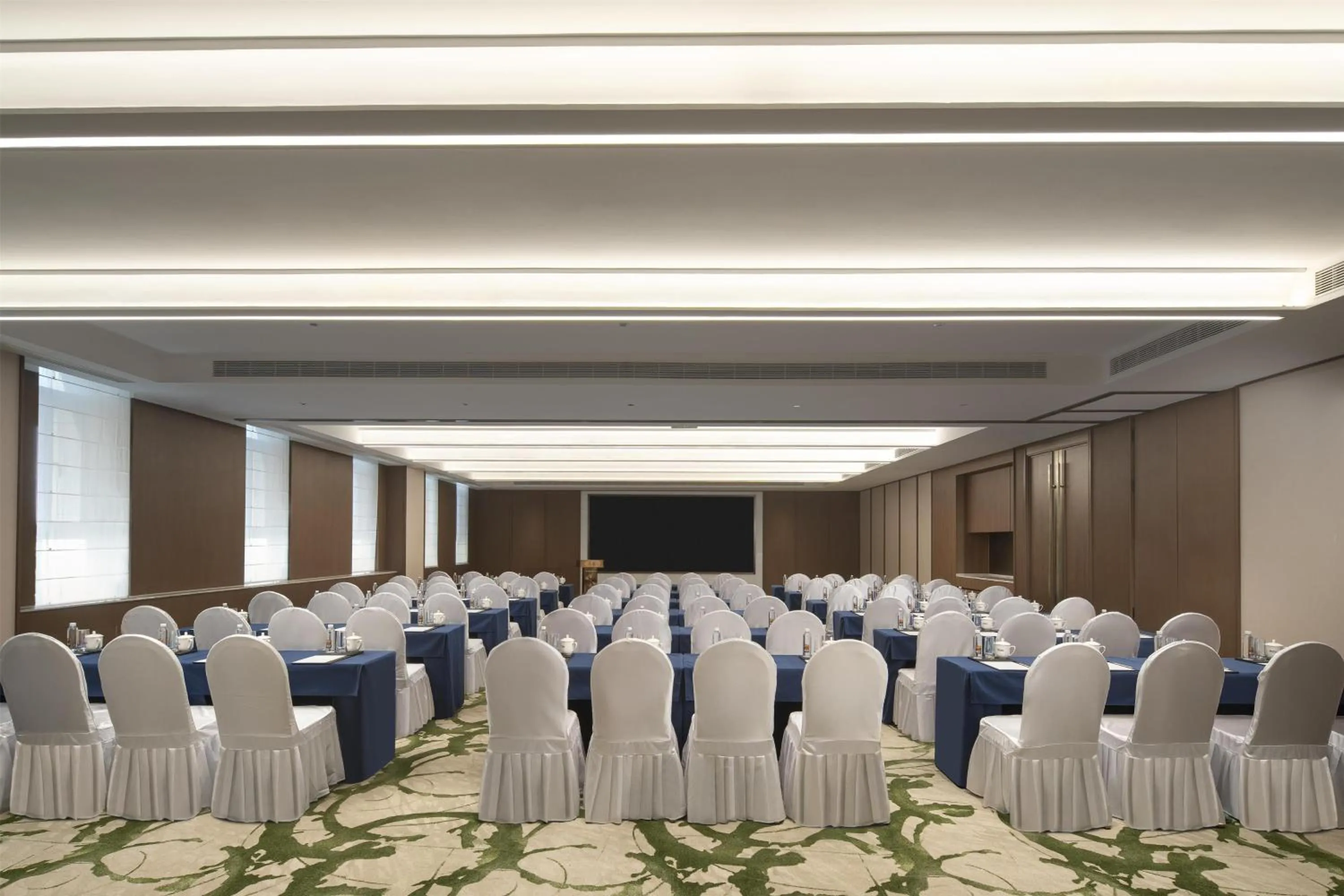 Meeting/conference room in Hilton Garden Inn Zhongwei Shapotou