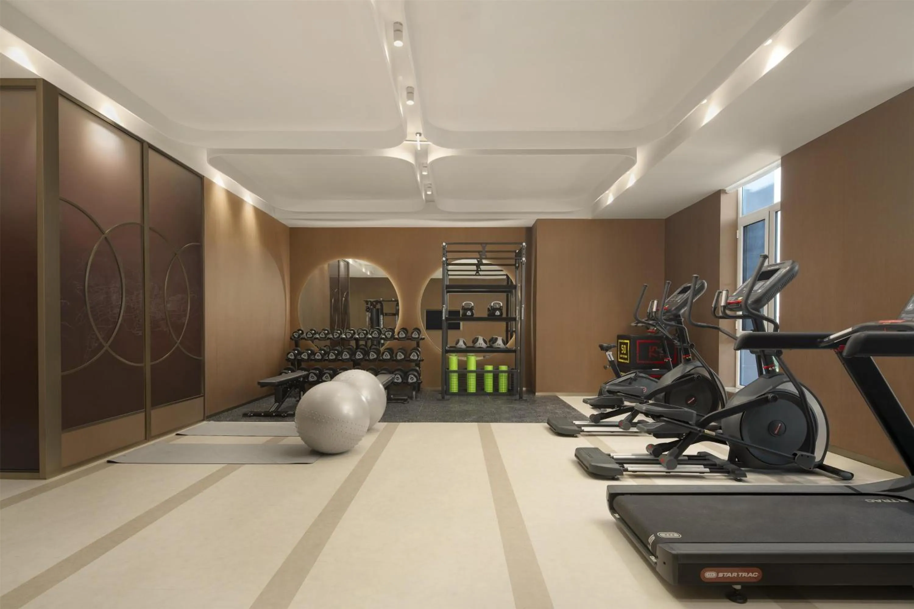 Fitness centre/facilities in Hilton Garden Inn Zhongwei Shapotou
