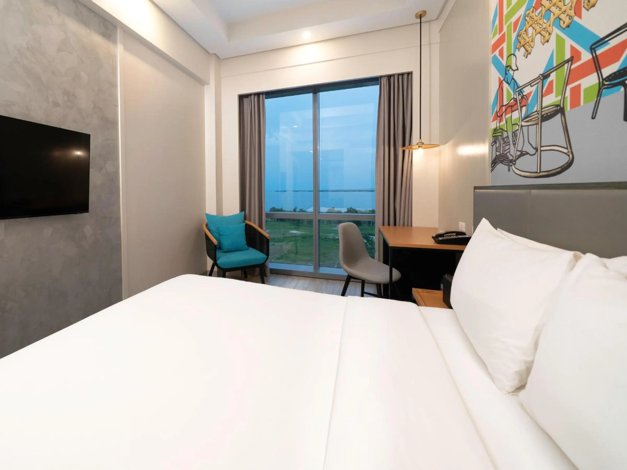 Bed in Mactan Island Stay Near Beach and Airport