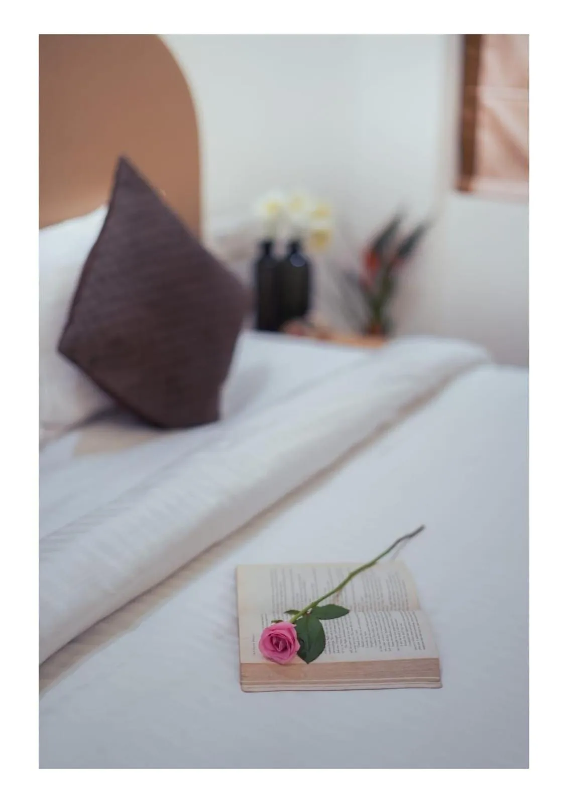 Bed in Ira Retreat Varanasi