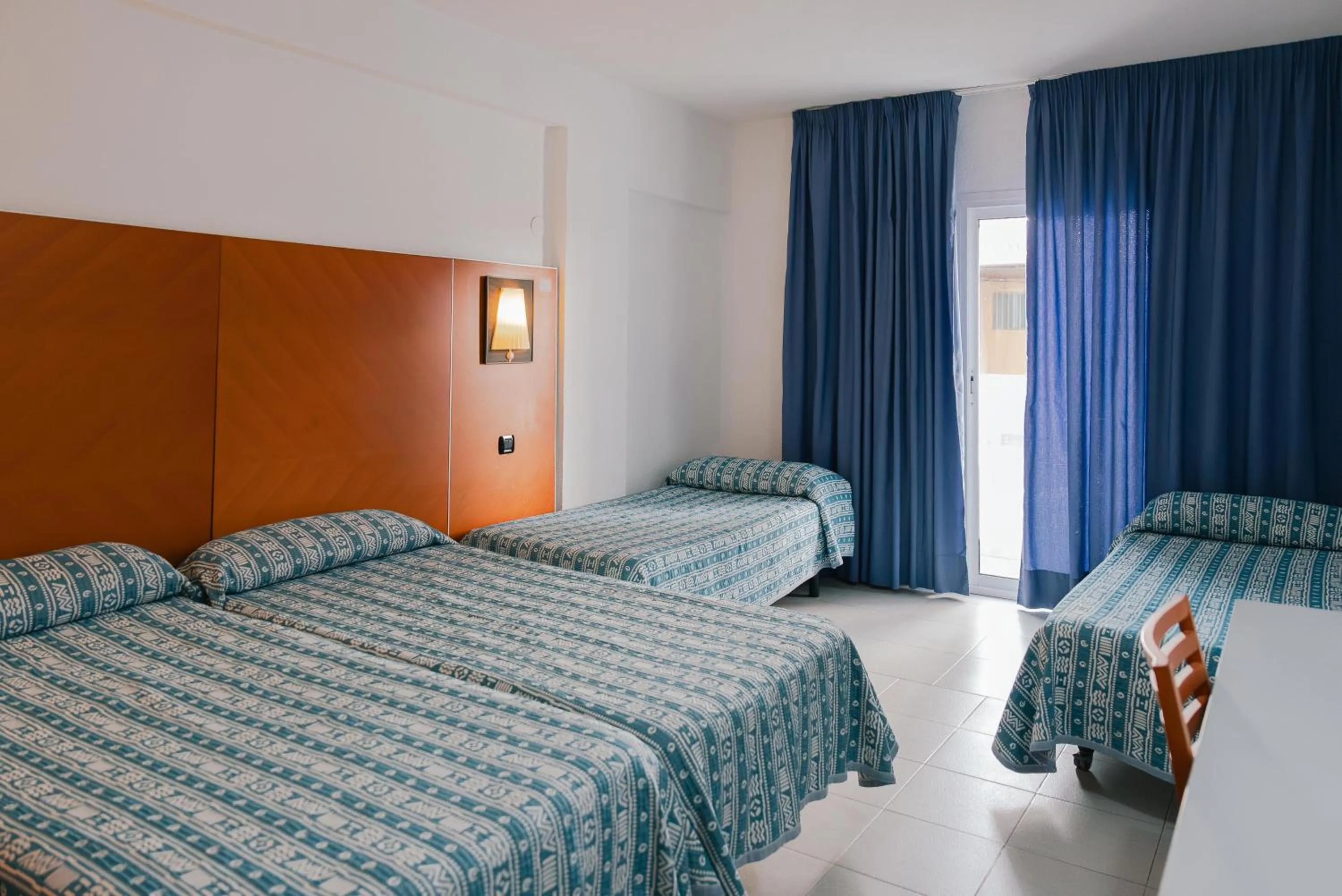 Photo of the whole room, Bed in Port Fiesta Park