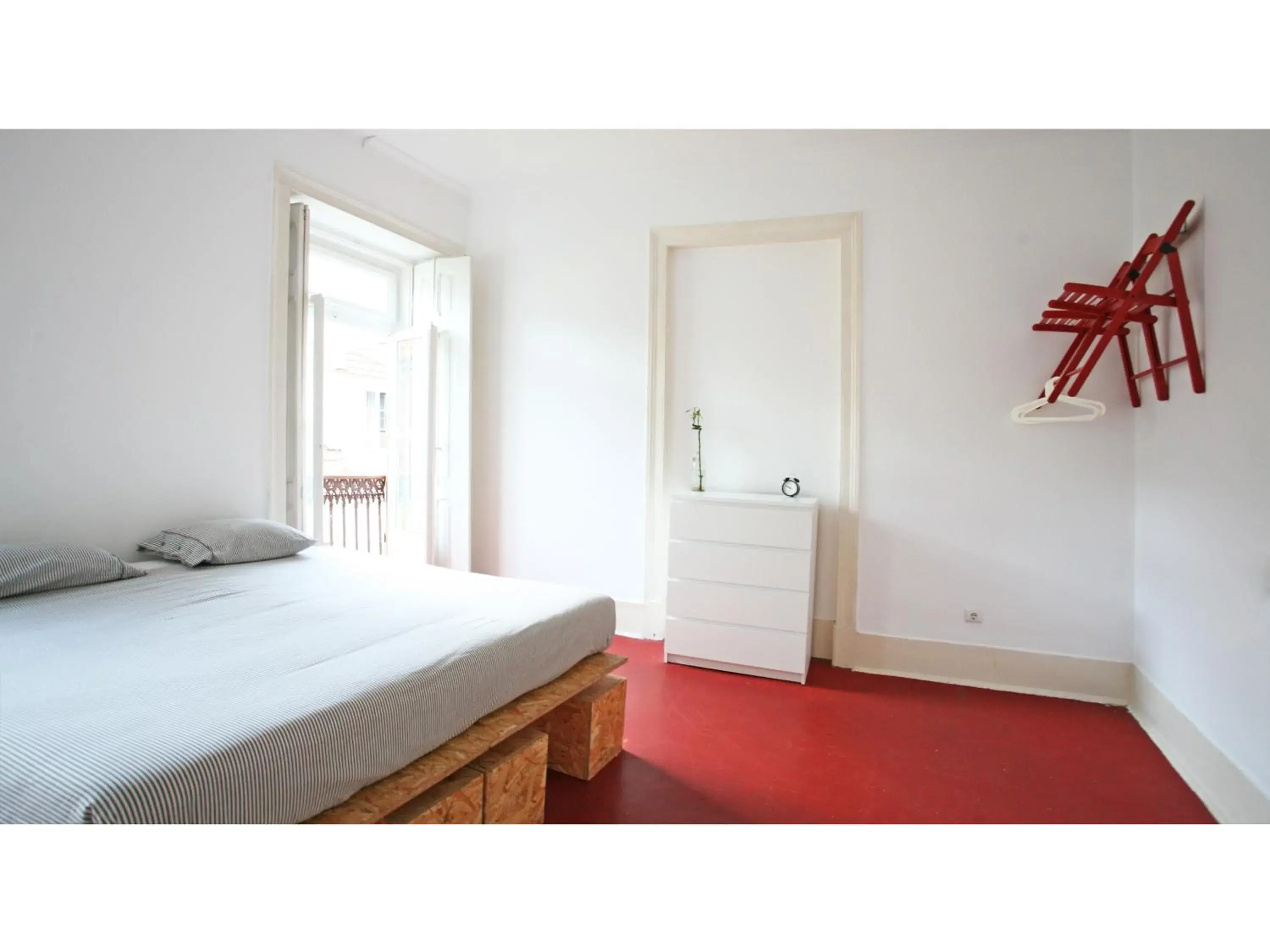 Superior Double with Shared Bathroom in Friendly Hills Bairro Alto Superior Double with Shared Bathroom in Friendly Hills Bairro Alto