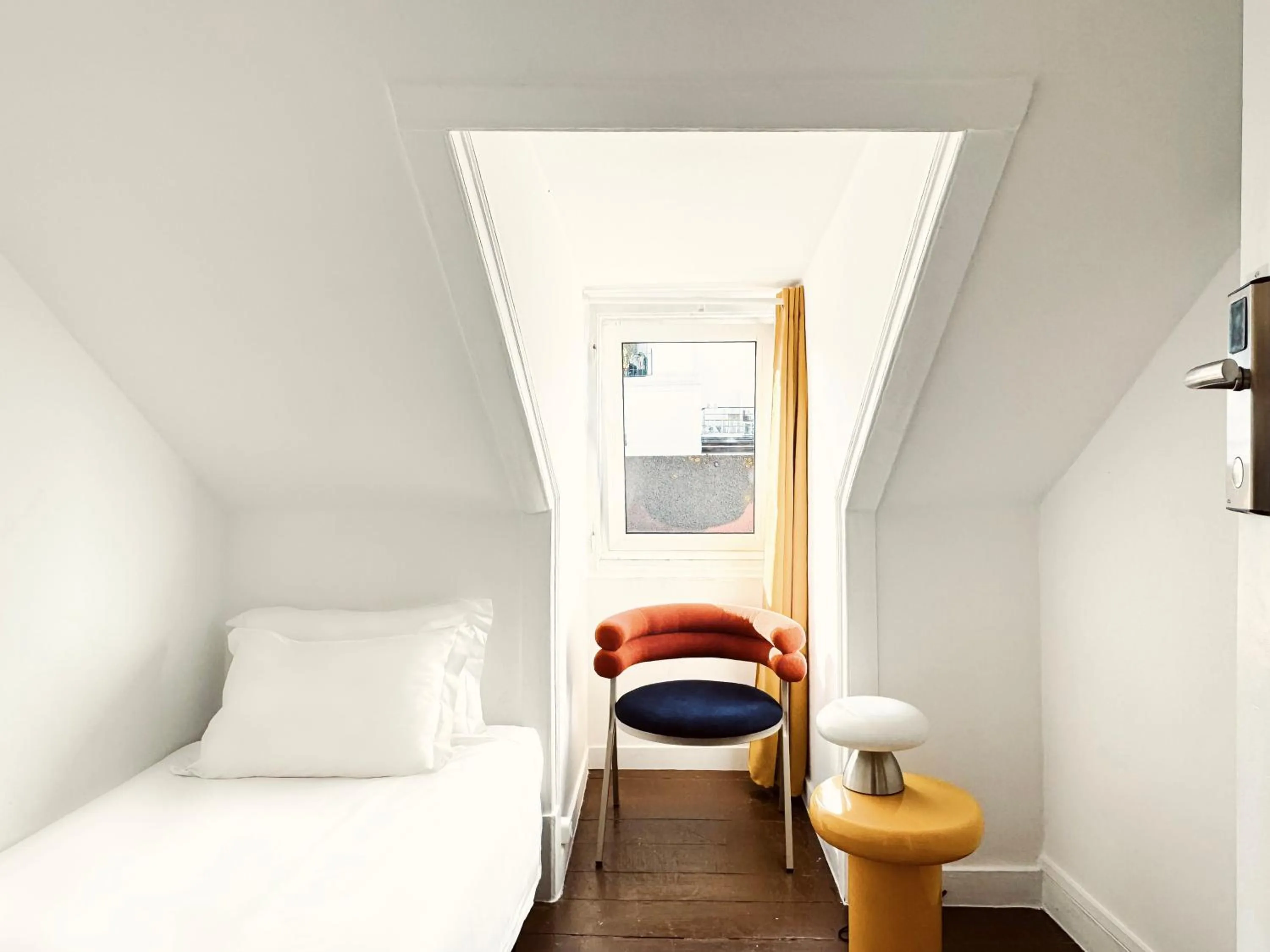 Bed in Friendly Hills Bairro Alto