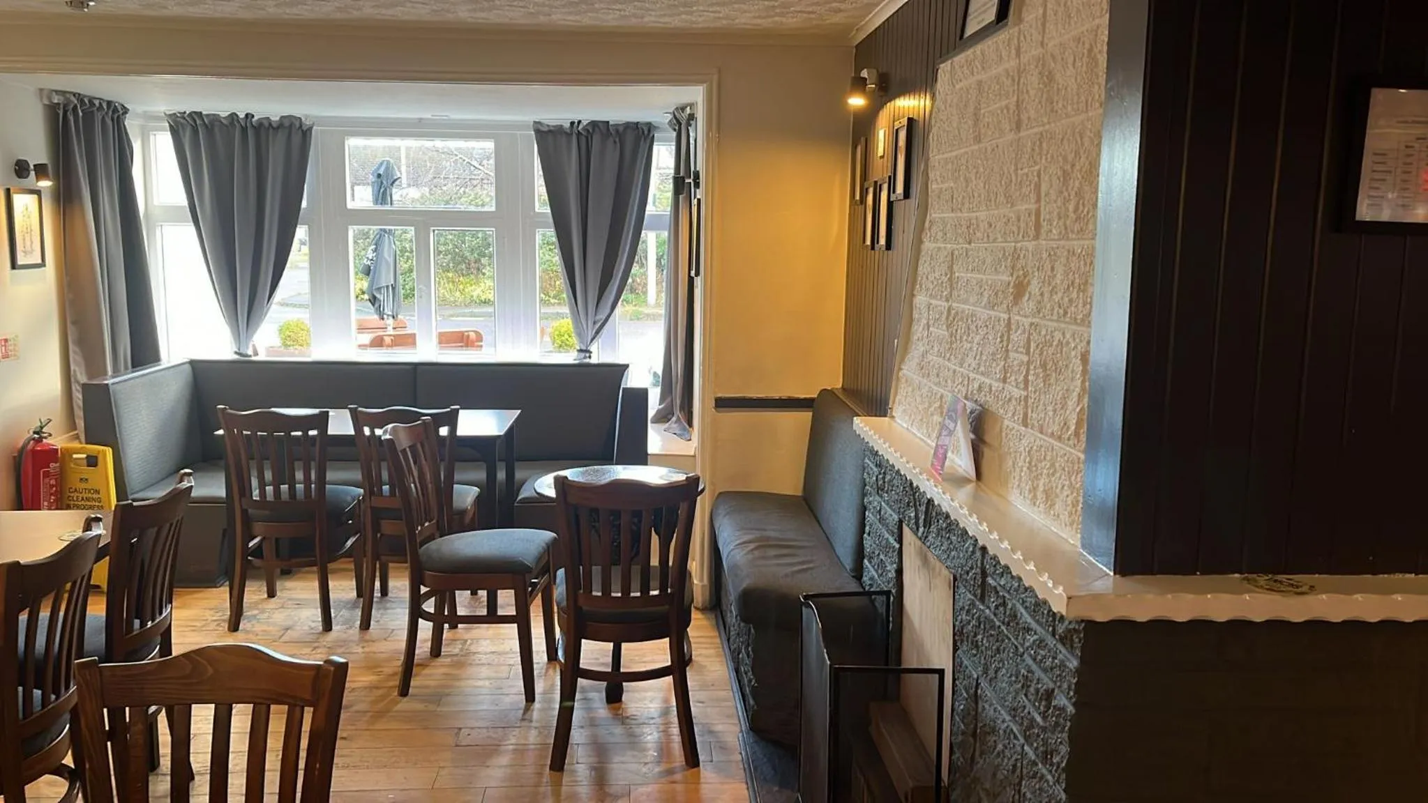 Restaurant/places to eat in Novar Arms Hotel