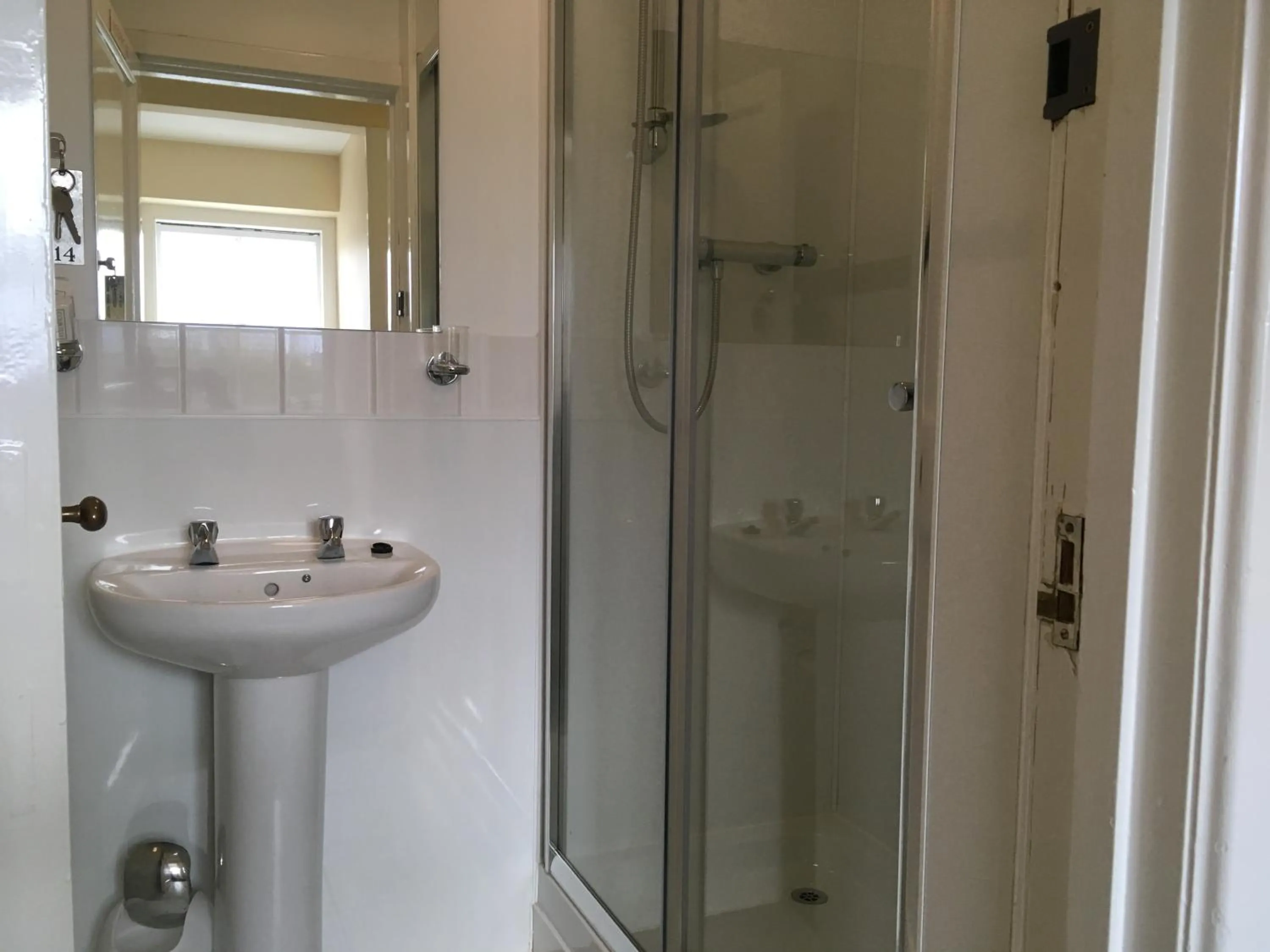 Bathroom in Novar Arms Hotel