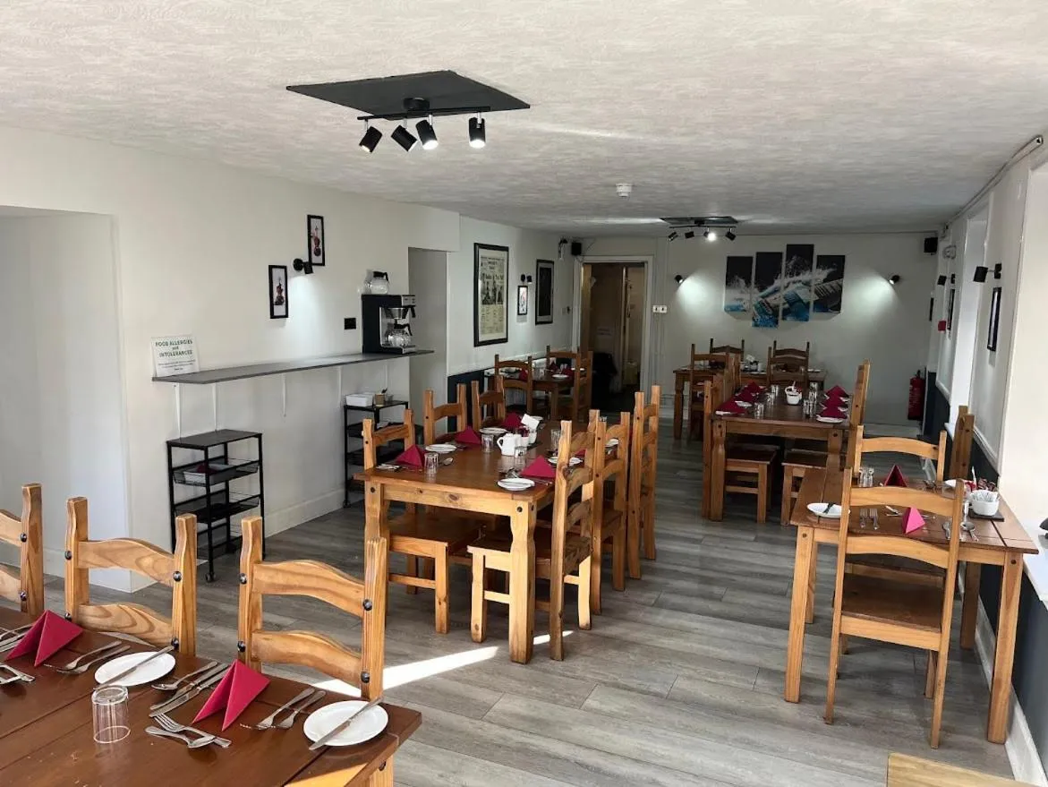 Restaurant/places to eat in Novar Arms Hotel