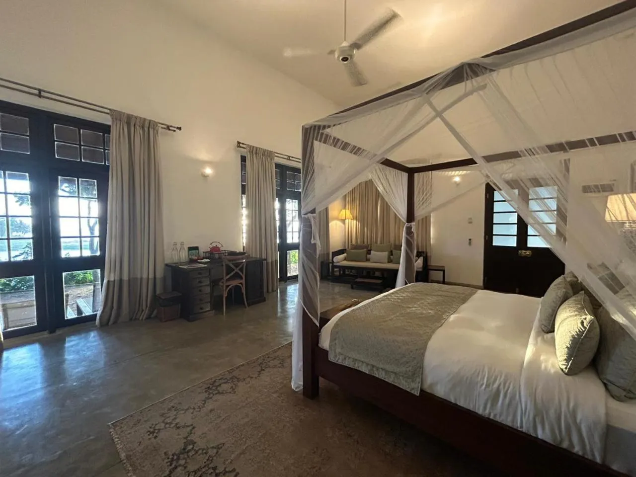 Bedroom, Bed in The Postcard Galle