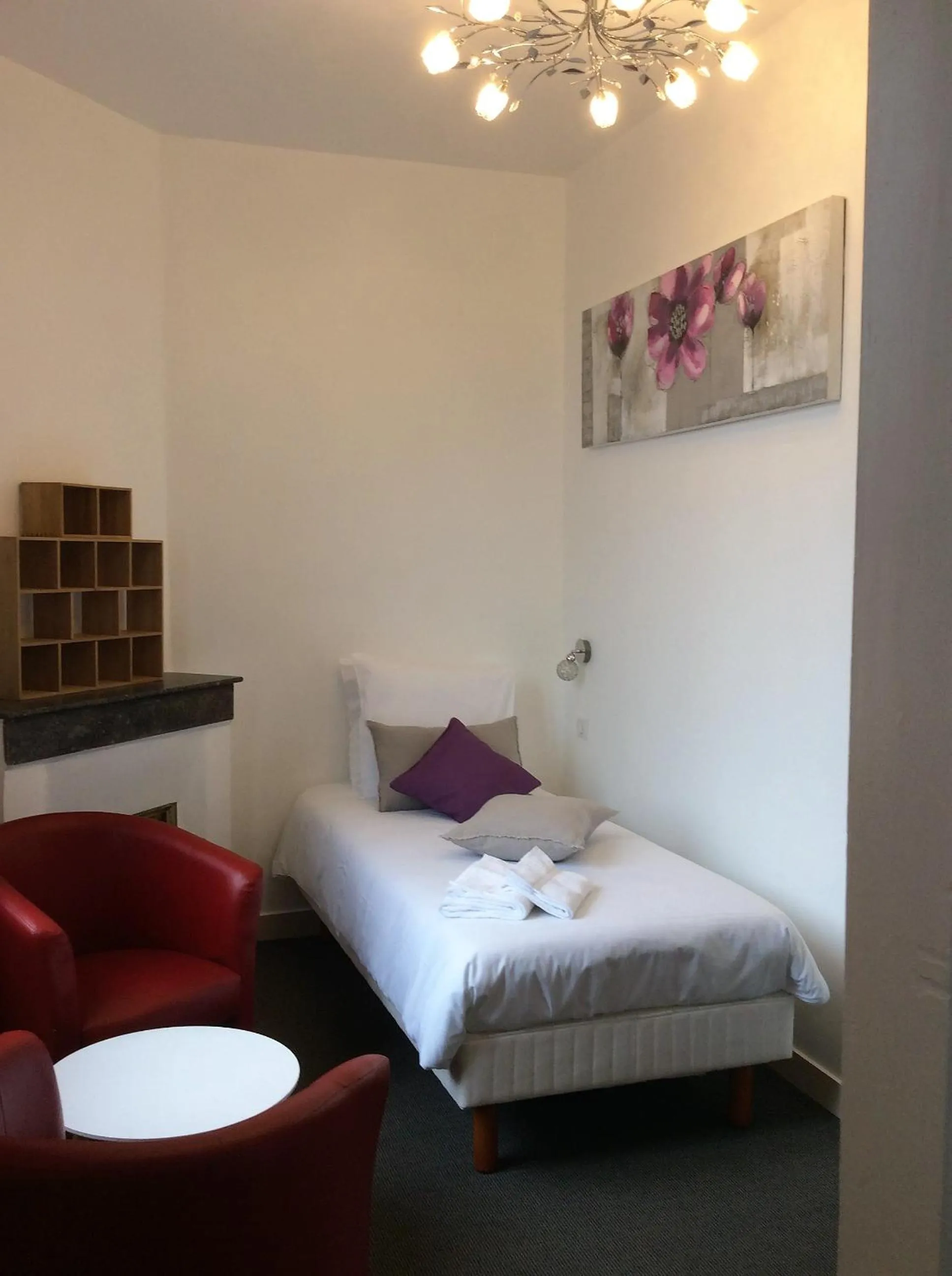 Bedroom, Bed in Hôtel Familial L'Ostréi