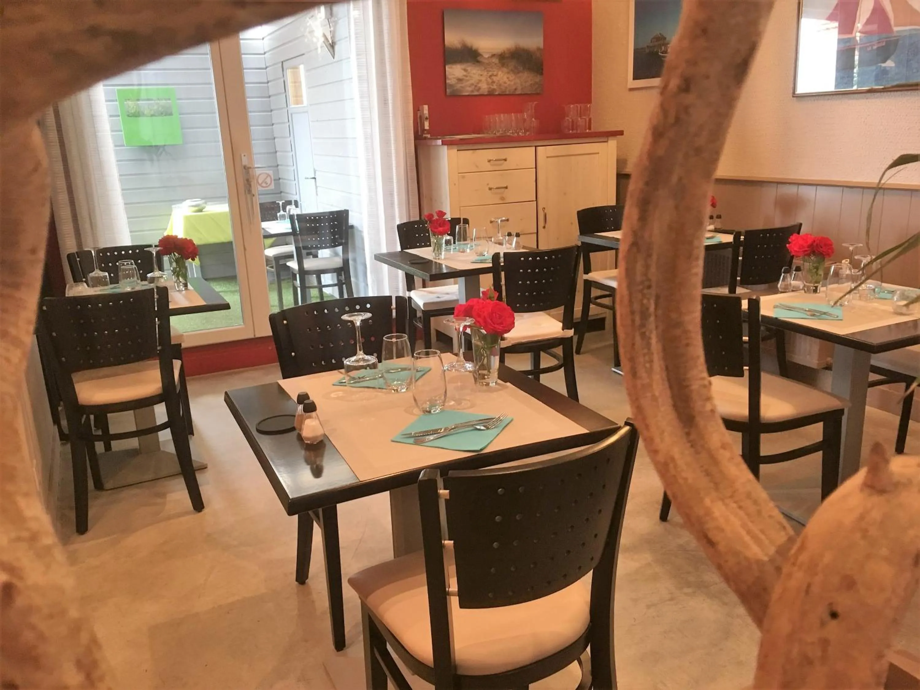 Restaurant/places to eat in Hôtel Familial L'Ostréi