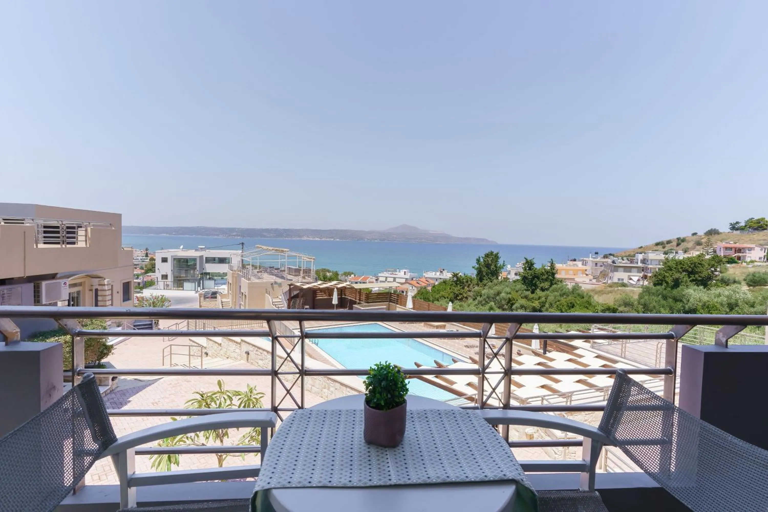 Balcony/Terrace in Sunrise Suites & Apartments