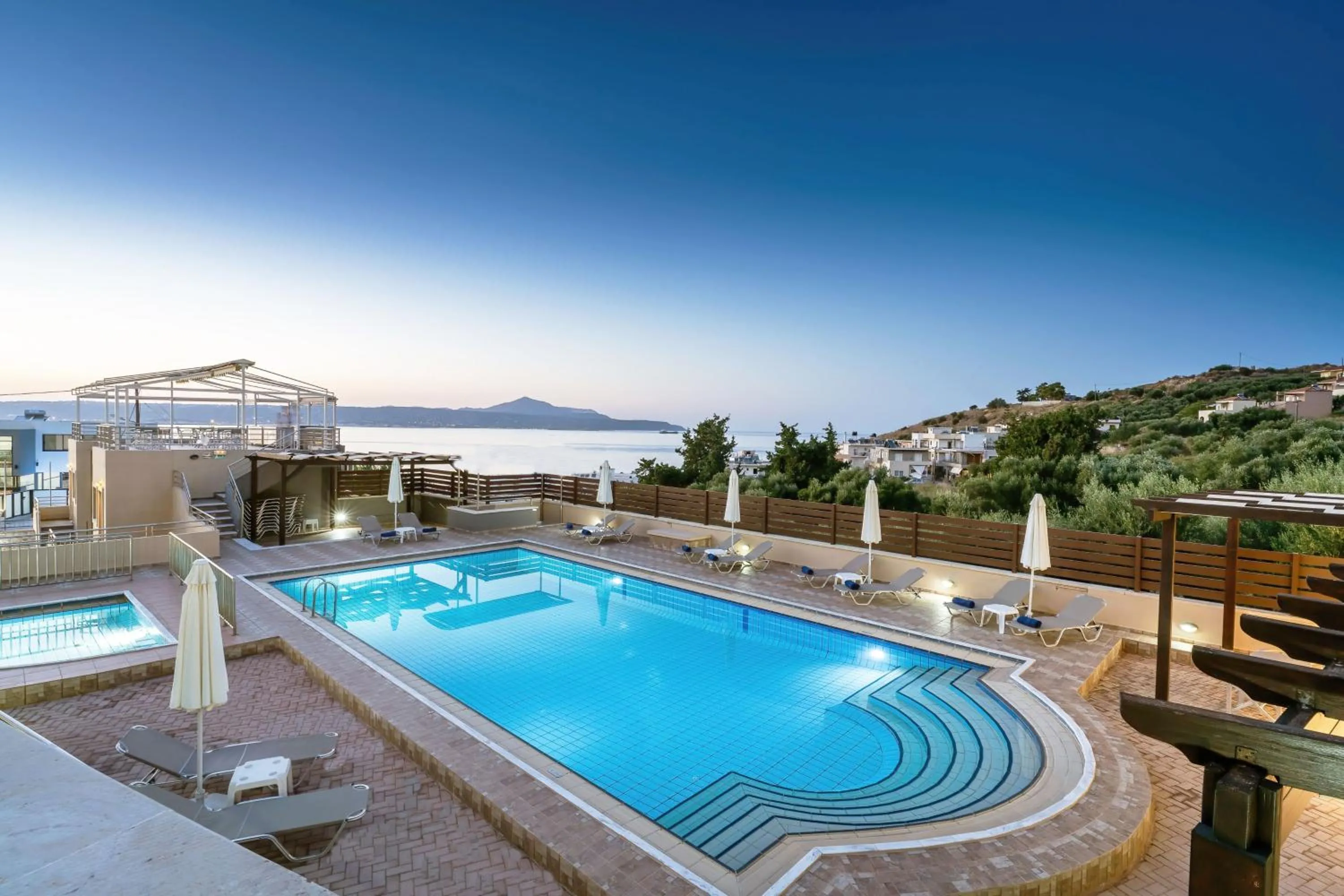 Sunset in Sunrise Suites & Apartments