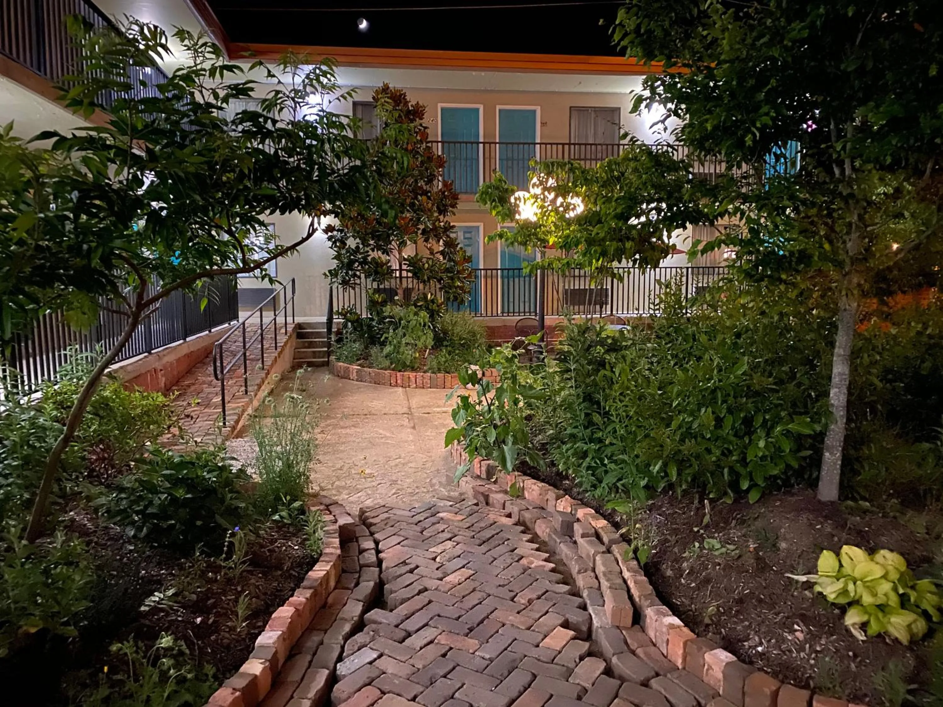 Patio in Cascades Inn