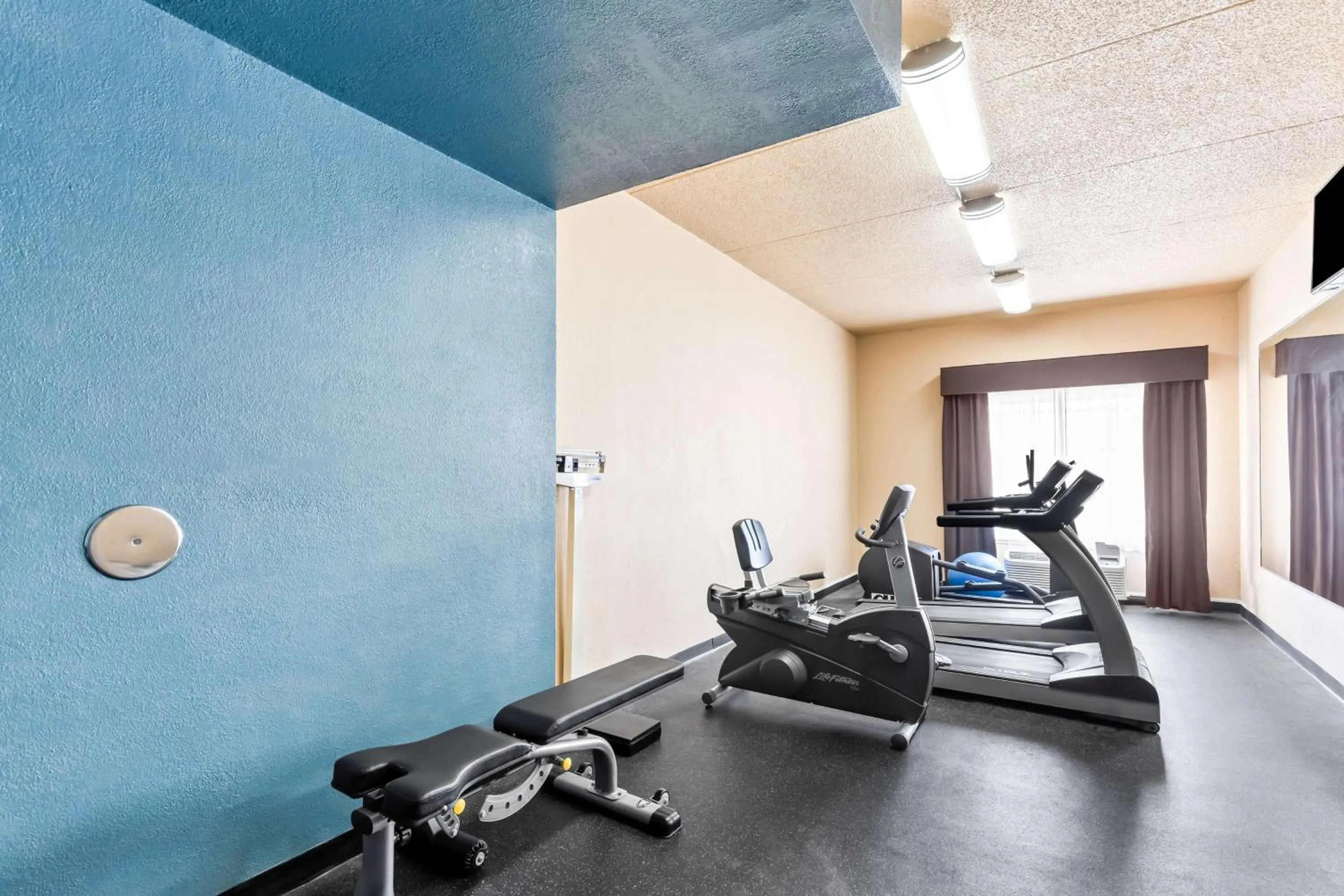 Fitness centre/facilities in Best Western Holiday Manor