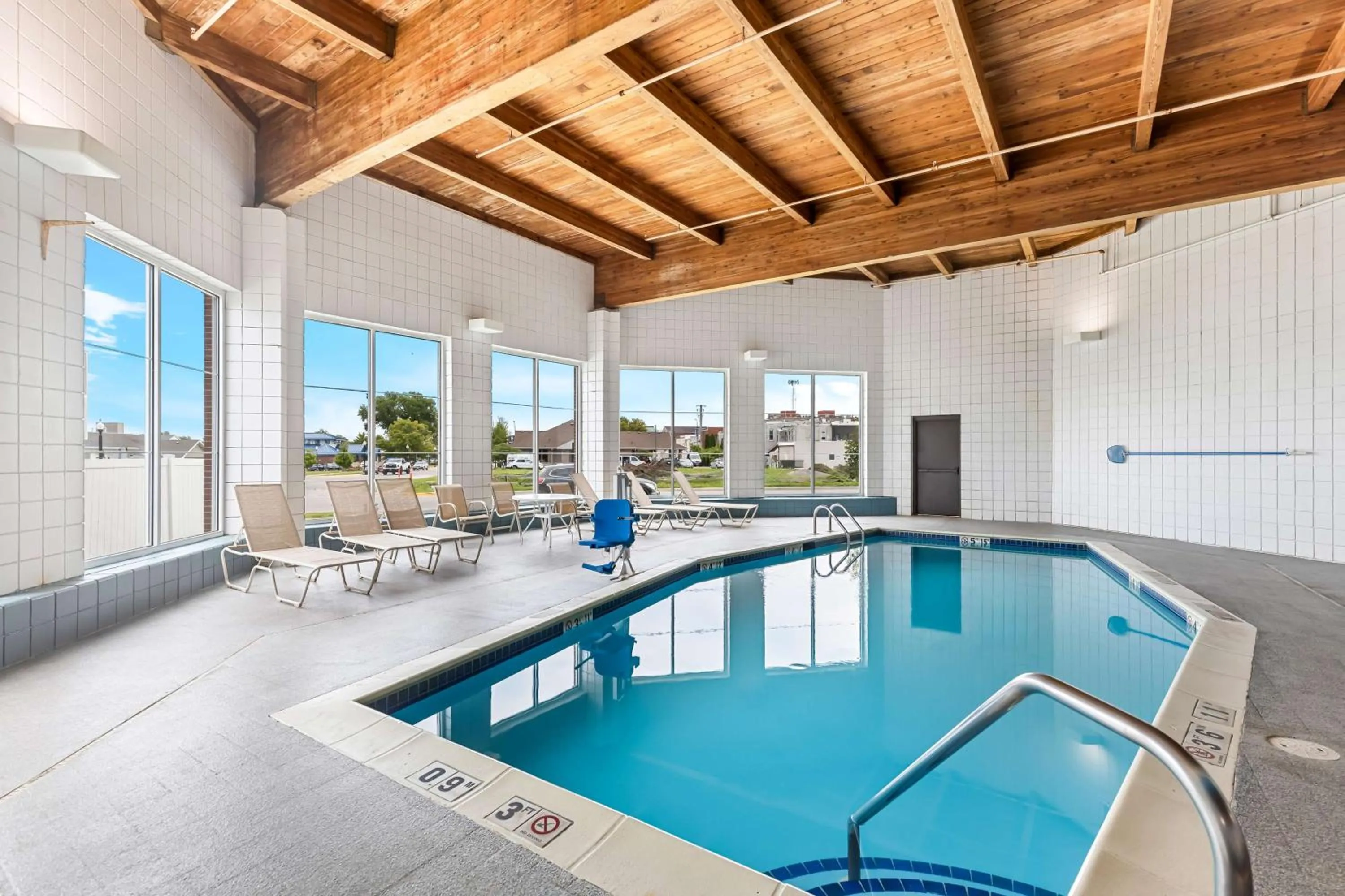 Pool view in Best Western Holiday Manor