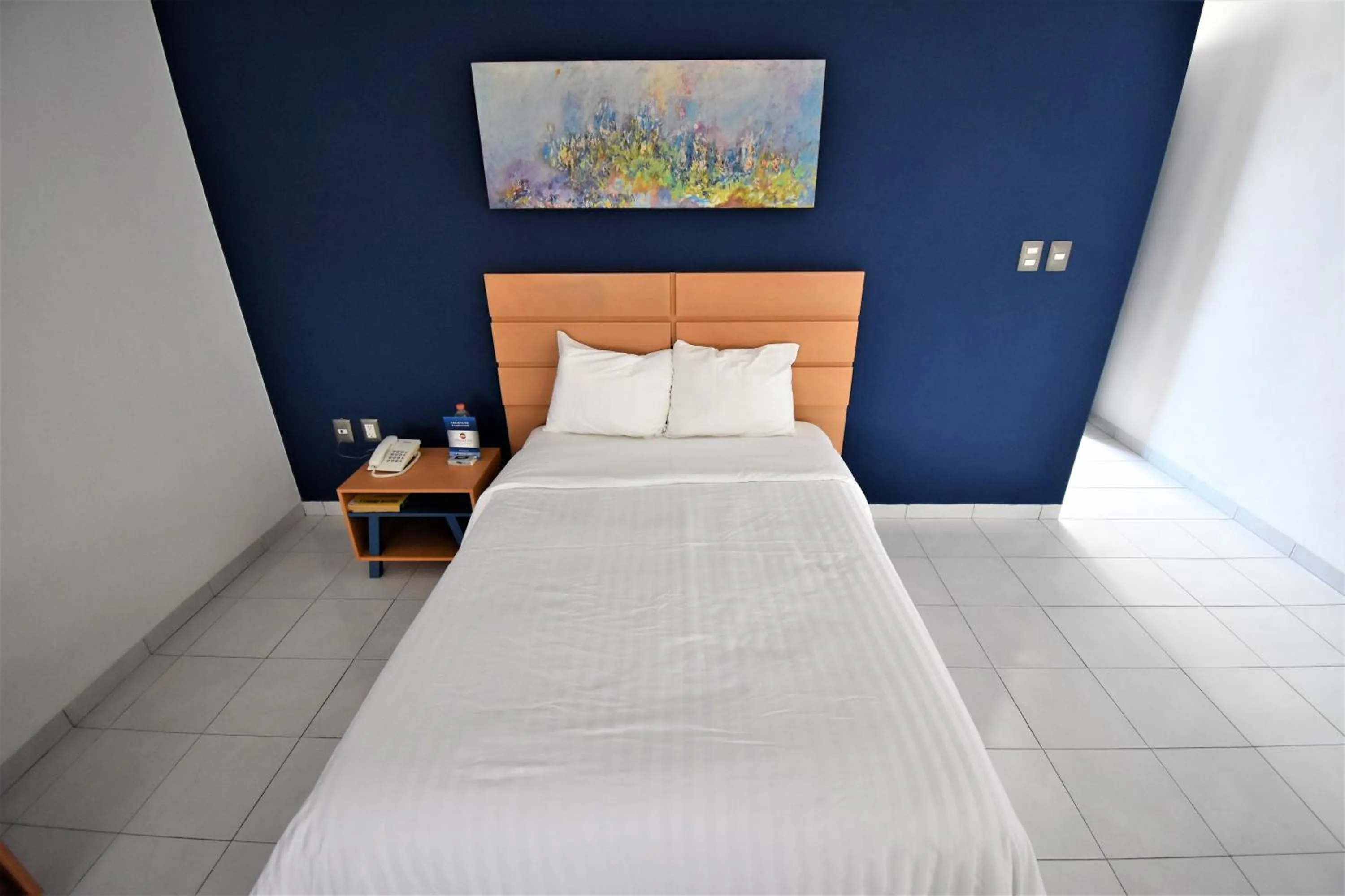 Photo of the whole room, Bed in Hotel México Inn Express