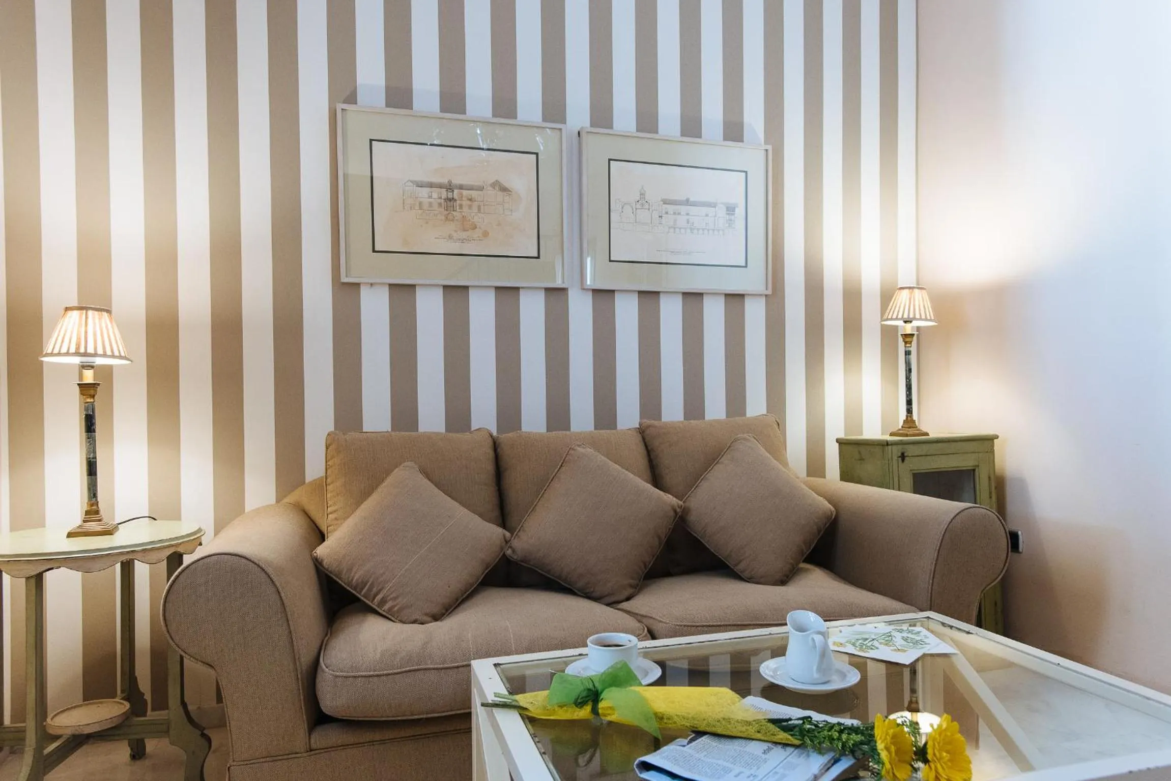 Seating area in Singular Corral de San José