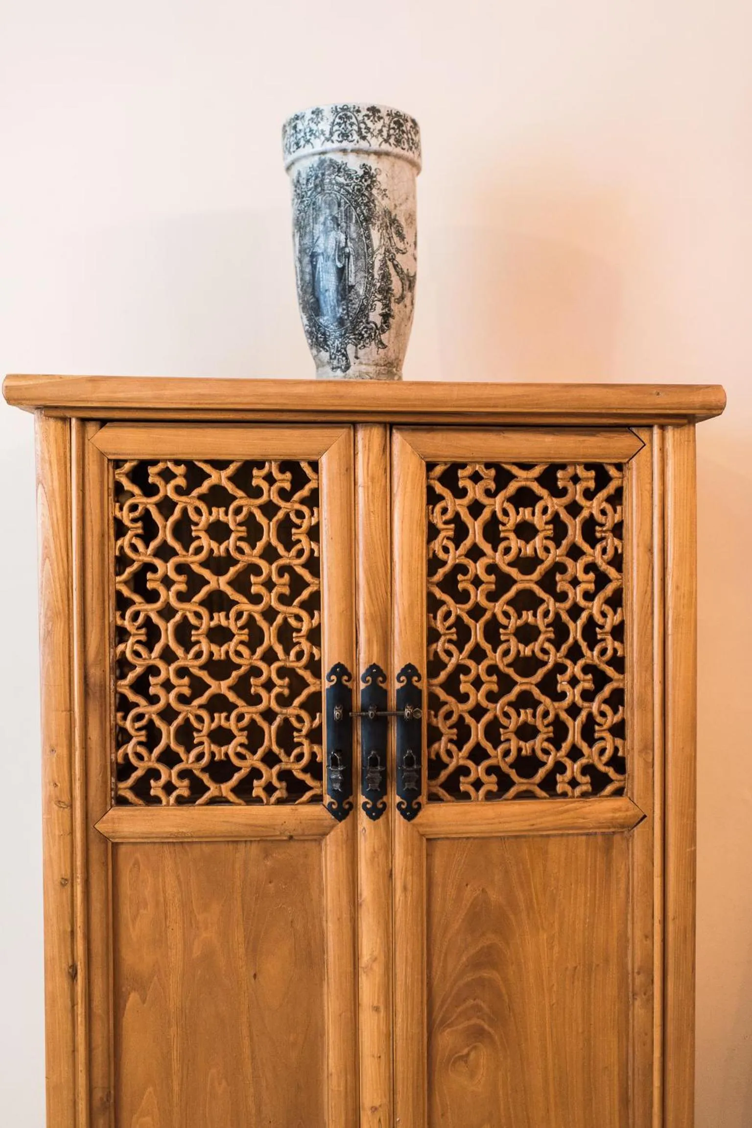 Decorative detail in Singular Corral de San José