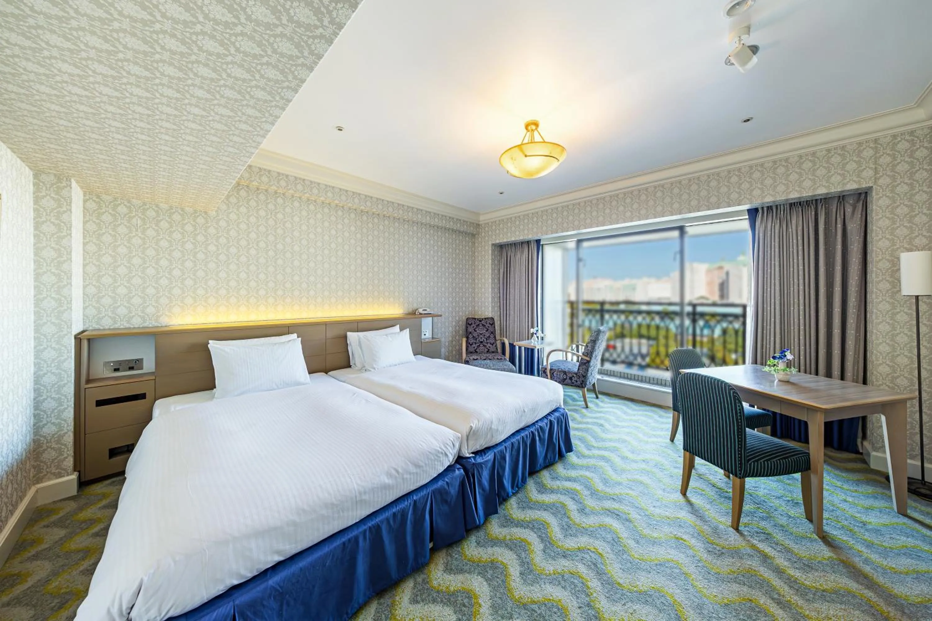 Bed in Hotel Okura Tokyo Bay