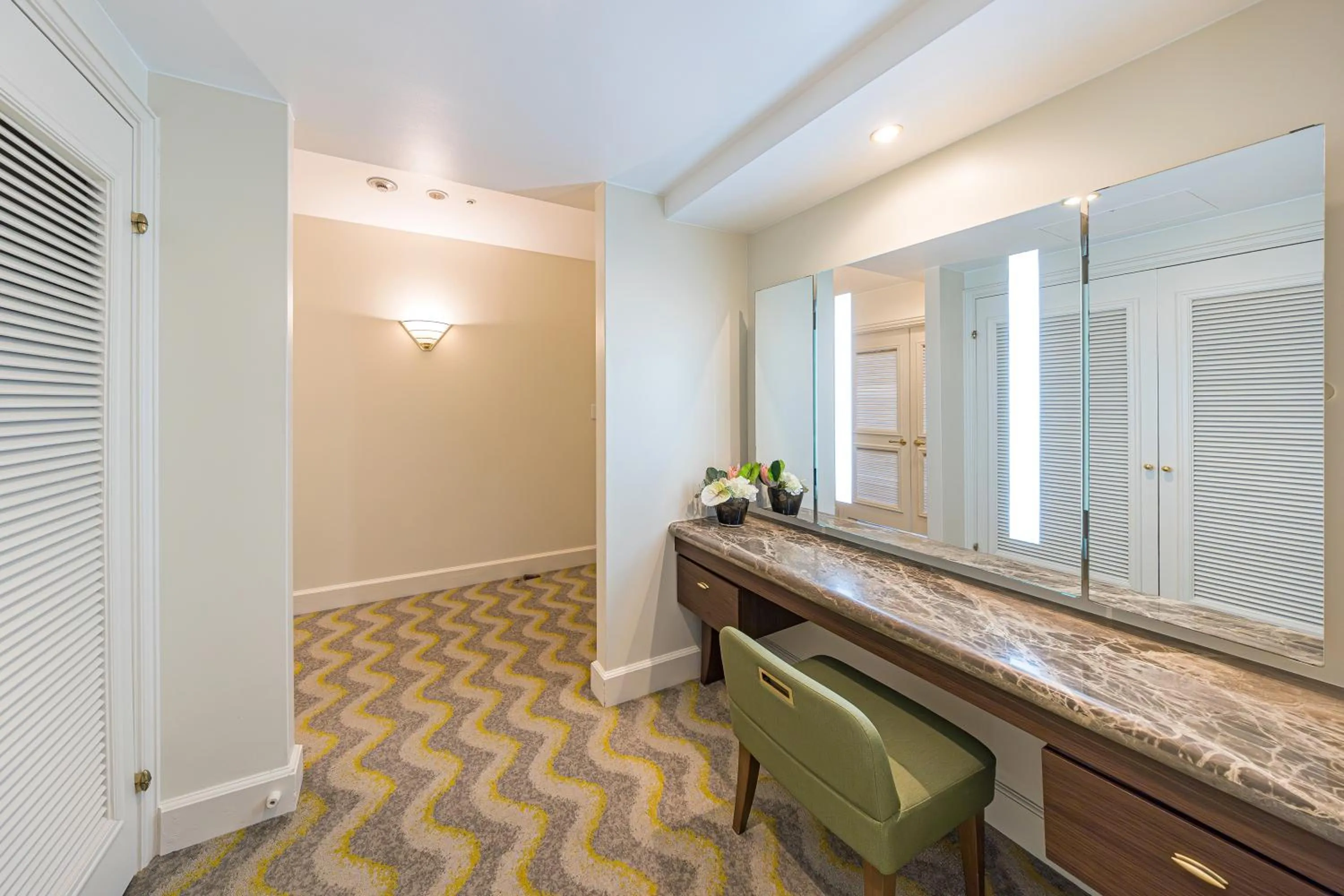 Photo of the whole room in Hotel Okura Tokyo Bay