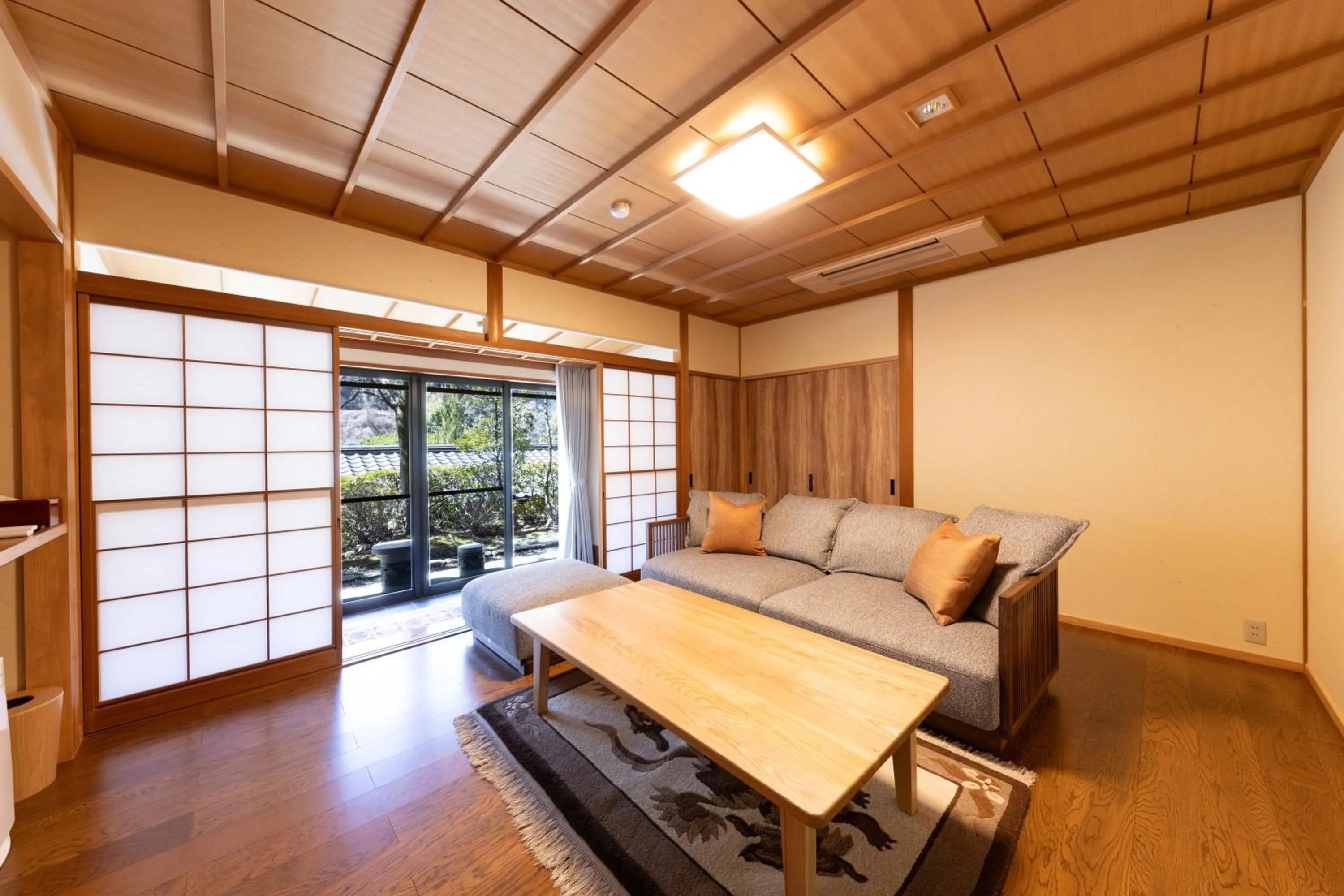 Living room in Kawakamiya Kasuitei