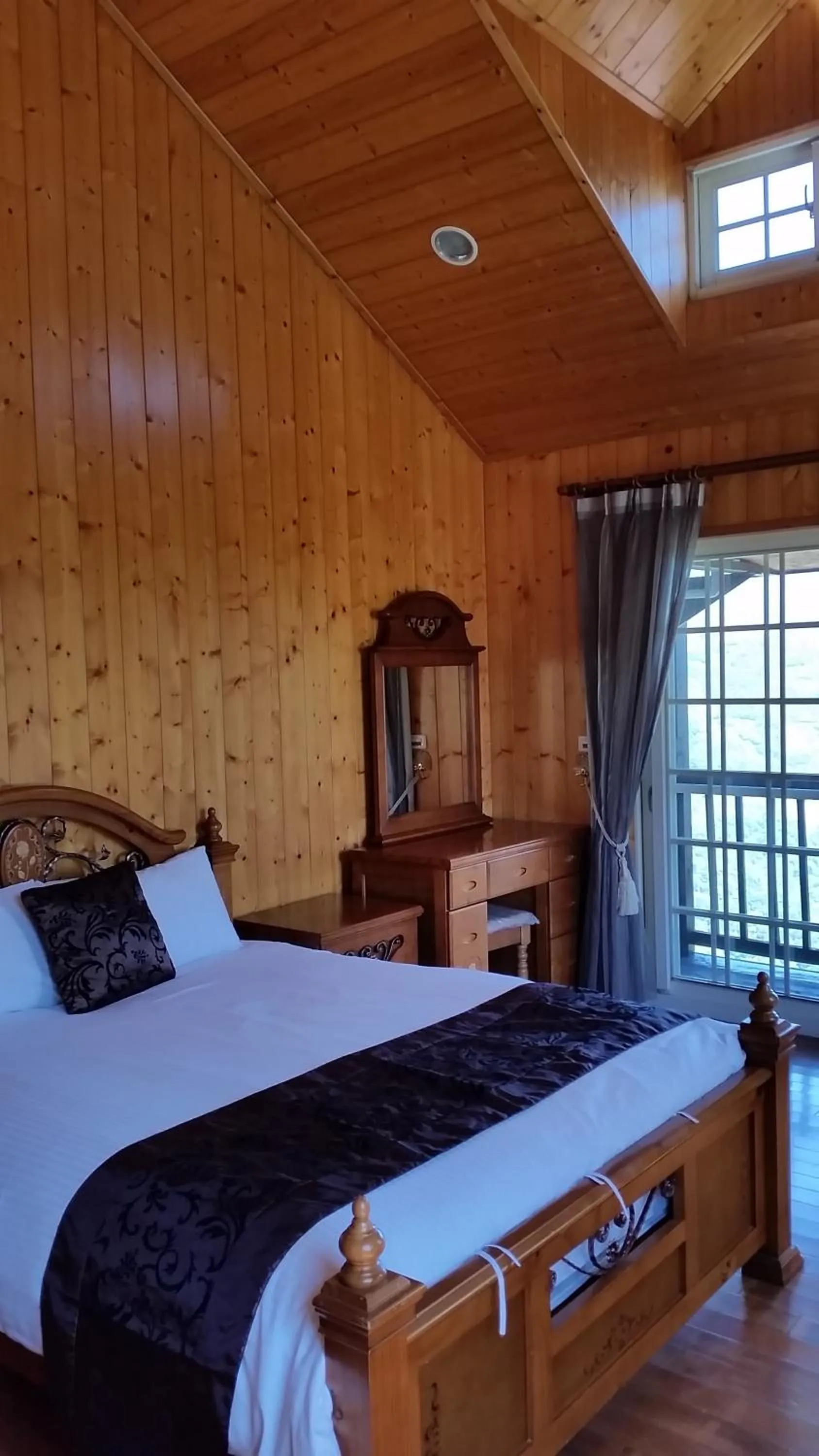 Bedroom, Bed in Qingjing Xiaozhu