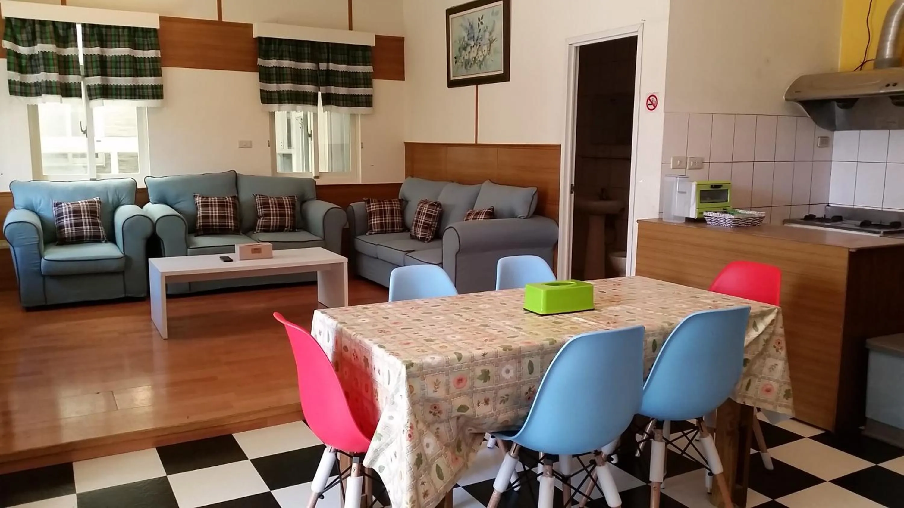 Dining area in Qingjing Xiaozhu