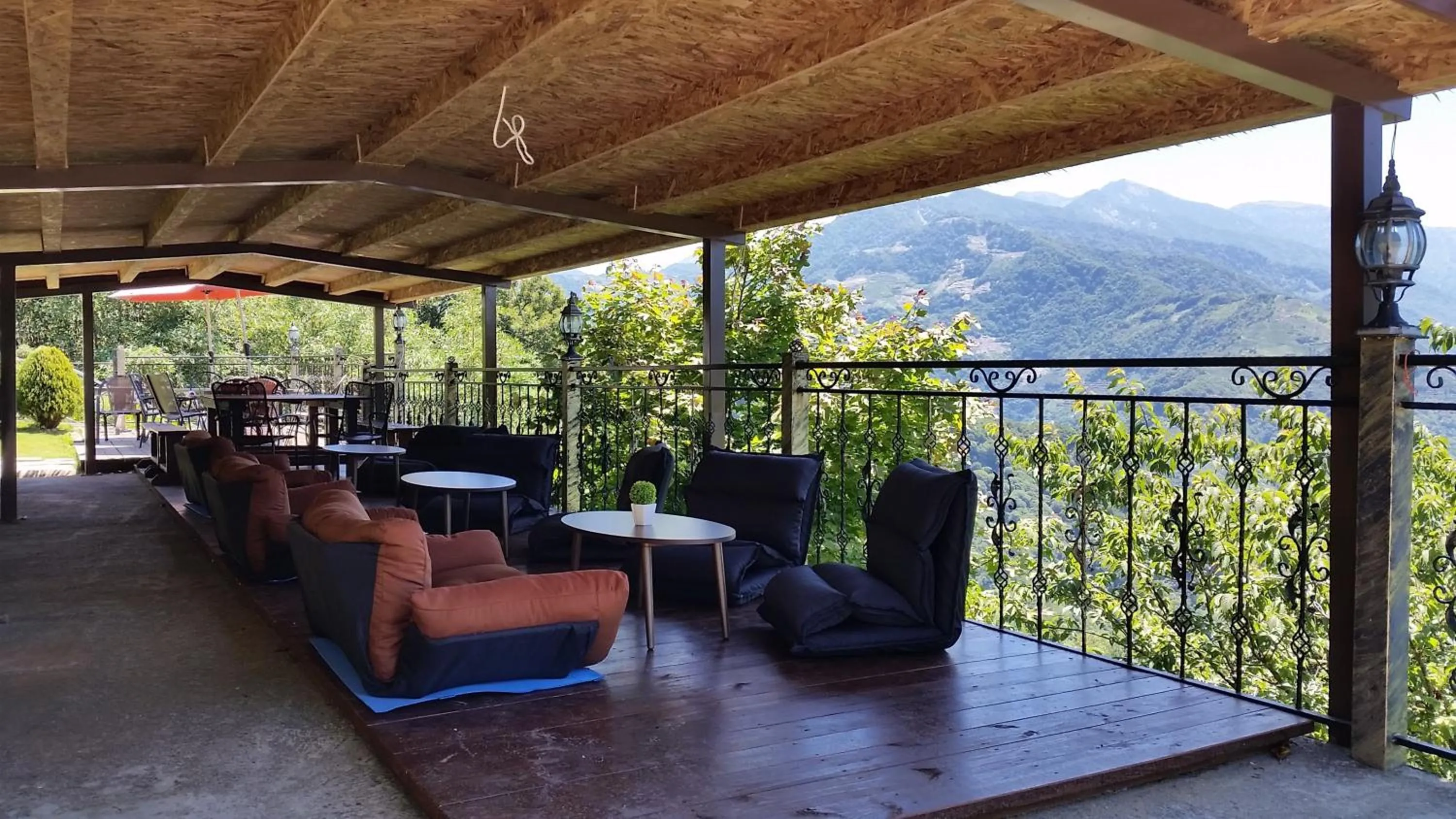 Balcony/Terrace in Qingjing Xiaozhu