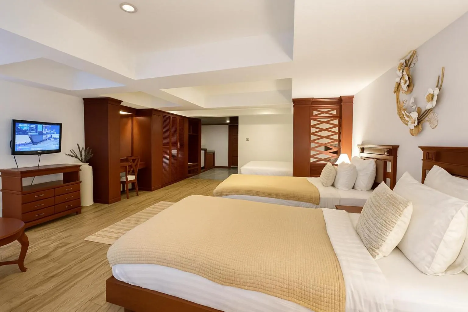 Bed in The Taksim Royal Beach Hotel